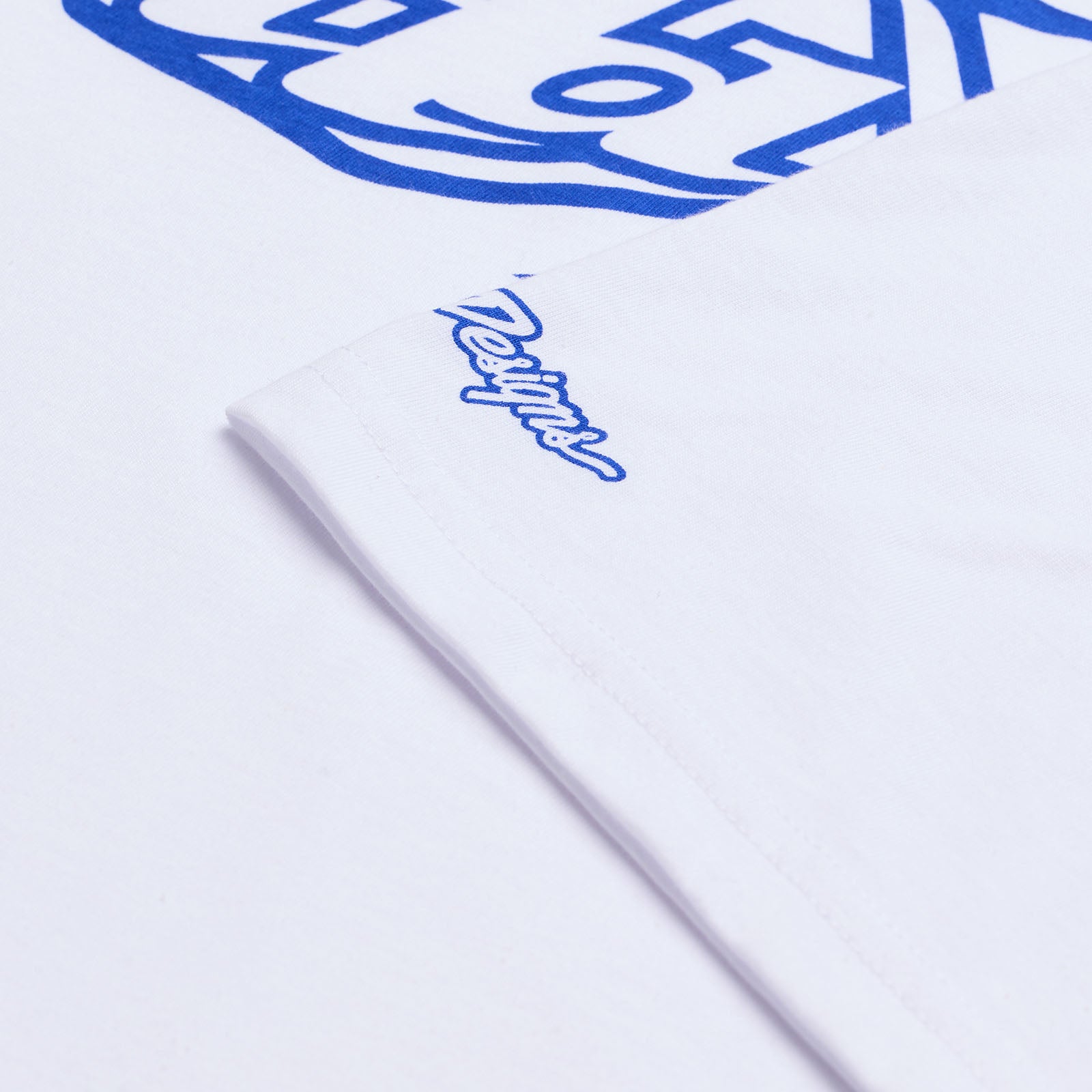 Men's Short Sleeve T-Shirt with Embroidered Badge Logo - White Cotton Casual Tee for Everyday Wear & Street Style