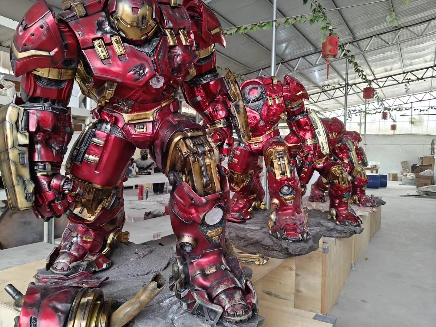 QiJi Studio Hulkbuster MK44 Iron Man Collectible Figure - Detailed Die-Cast Model for Marvel Fans, Home Display & Gift Idea