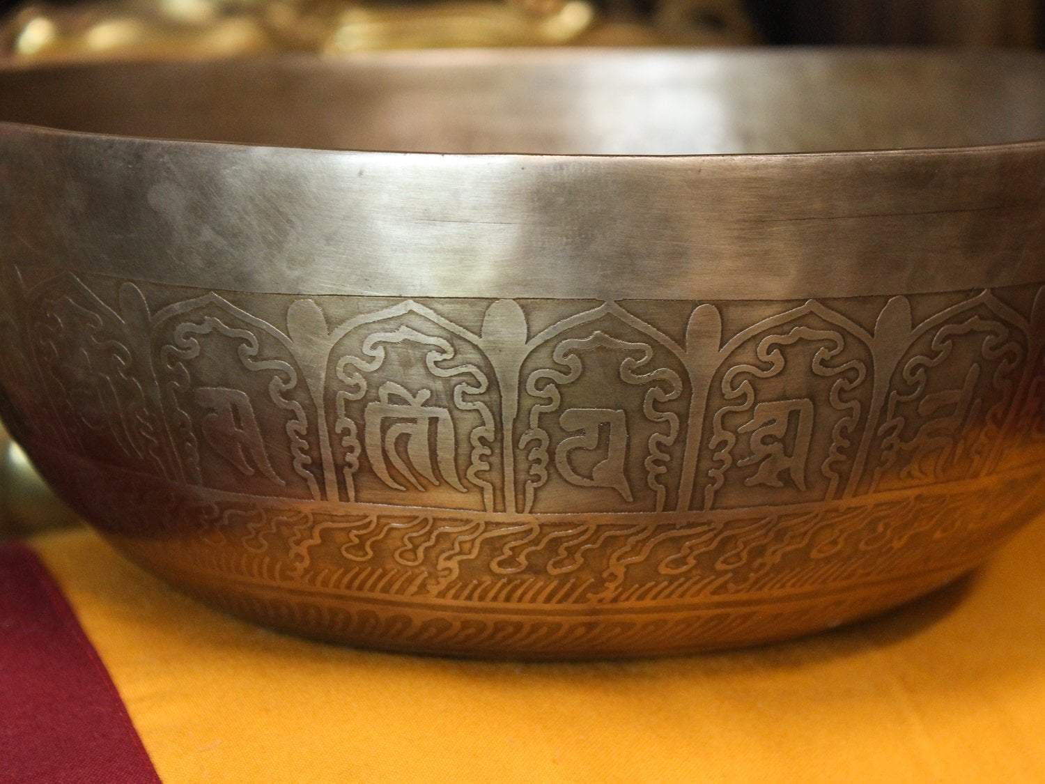 10 Inch Buddha Shakti and Om Singing Bowl - Handcrafted Meditation Bowl for Yoga, Mindfulness & Healing - Perfect for Spiritual Practice, Sound Therapy & Relaxation