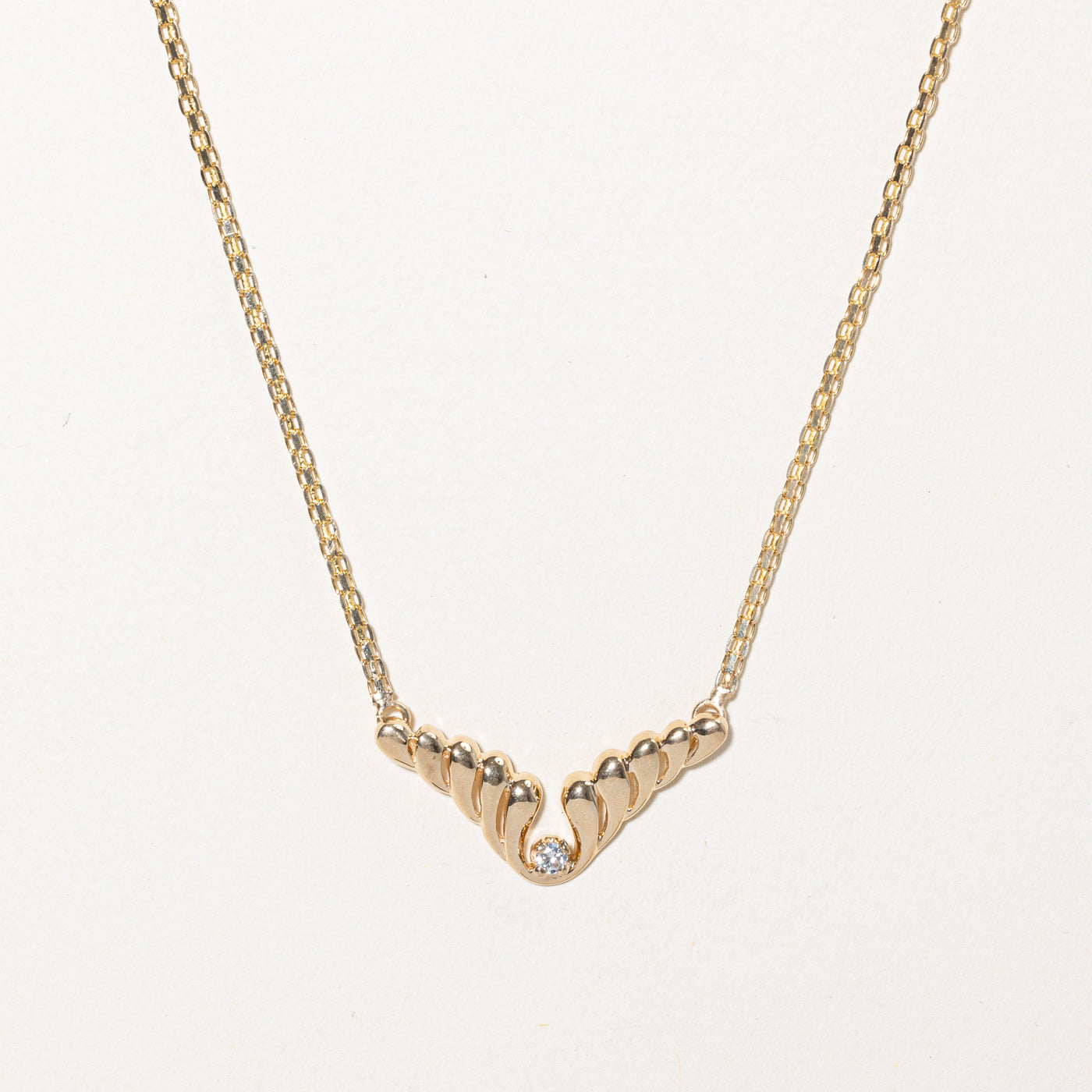0.09ct Diamond Scoop Pendant Necklace - 16