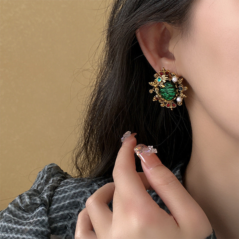Luxury Vintage Crown Pearl Stud Earrings for Women - 14K Gold Plated Elegant Jewelry Gift (HE14025) | Perfect for Weddings, Parties & Special Occasions