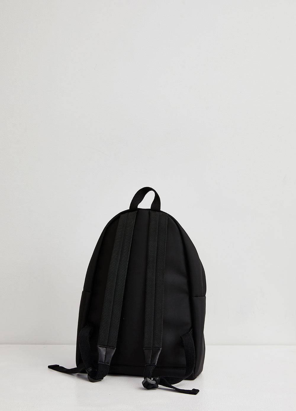 APC Camden Backpack - Large Durable Laptop Backpack for Men & Women, Water-Resistant Travel Backpack with USB Charging Port - Perfect for Work, School, College & Commuting (Black)