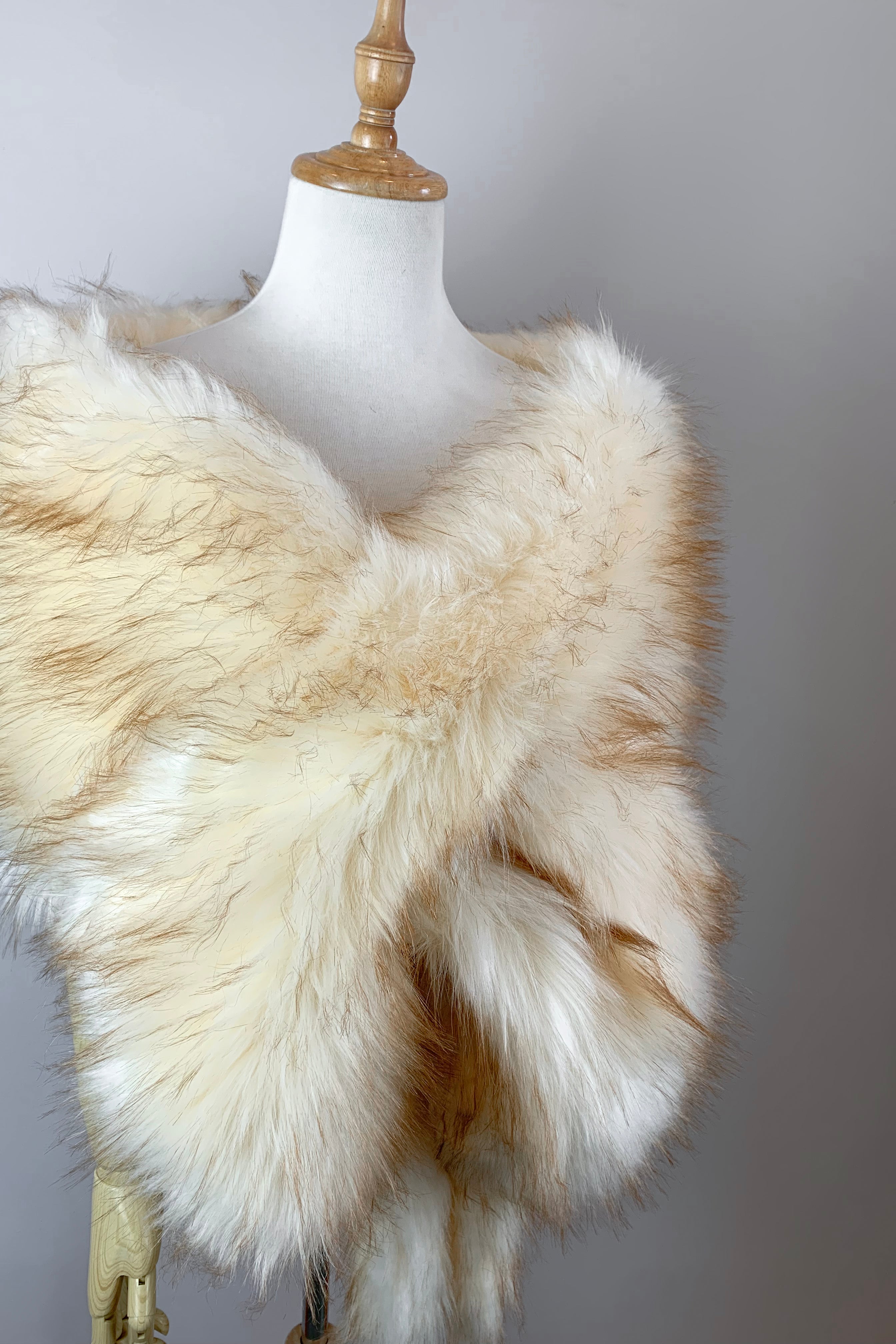 Elegant Champagne Fur Shawl Wrap - Soft & Luxurious Winter Scarf for Women (Lilian Cha02) - Perfect for Weddings, Parties & Cold Weather Fashion