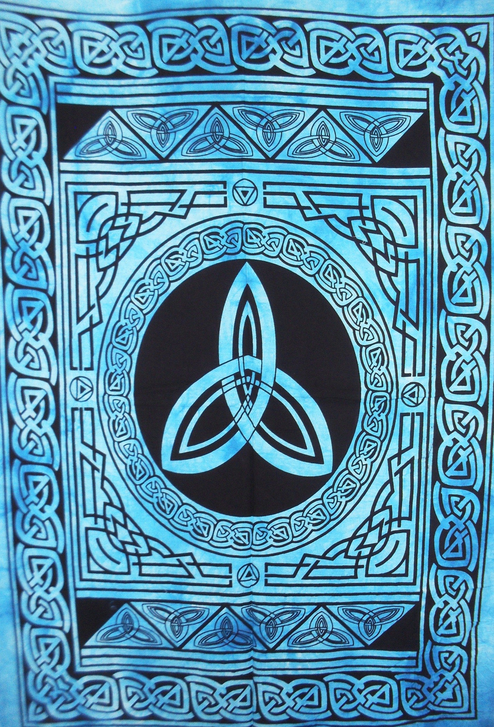 Traditional Jaipur Triquetra Trinity Symbol Celtic Art Poster Tapestry - Indian Bohemian Wall Hanging for Hippie Dorm Room & Gypsy Decor - Perfect for Meditation Spaces, Yoga Studios, and Boho Home Decor