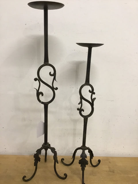 Set of 2 Elegant Metal Floor Candle Holders - Rustic Home Decor for Living Room, Bedroom, or Outdoor Patio Lighting