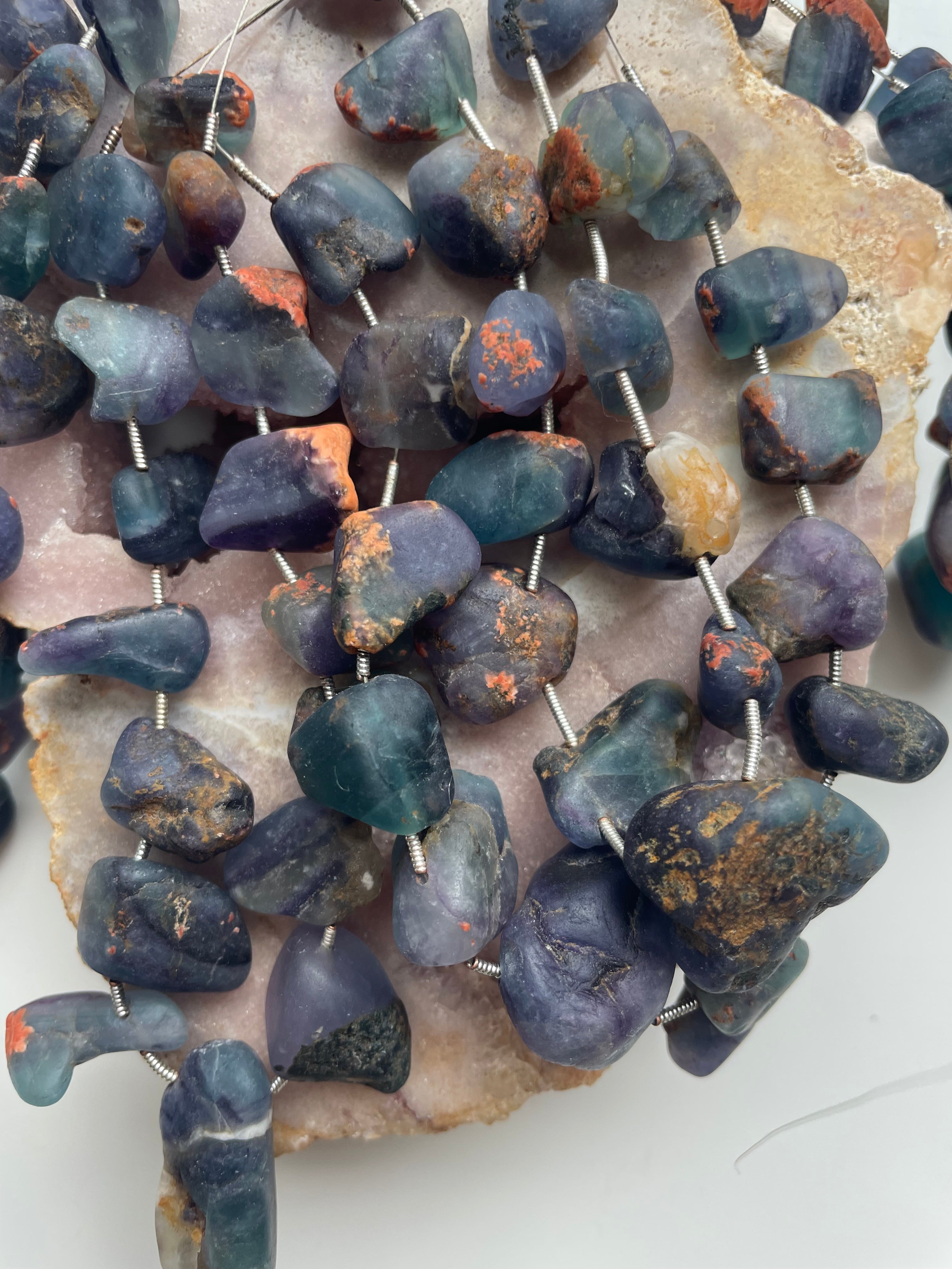Natural Fluorite Pebble Crystal Necklace for Women – Healing Stone Jewelry for Energy Balance & Stress Relief | Perfect for Meditation, Yoga & Spiritual Gifts