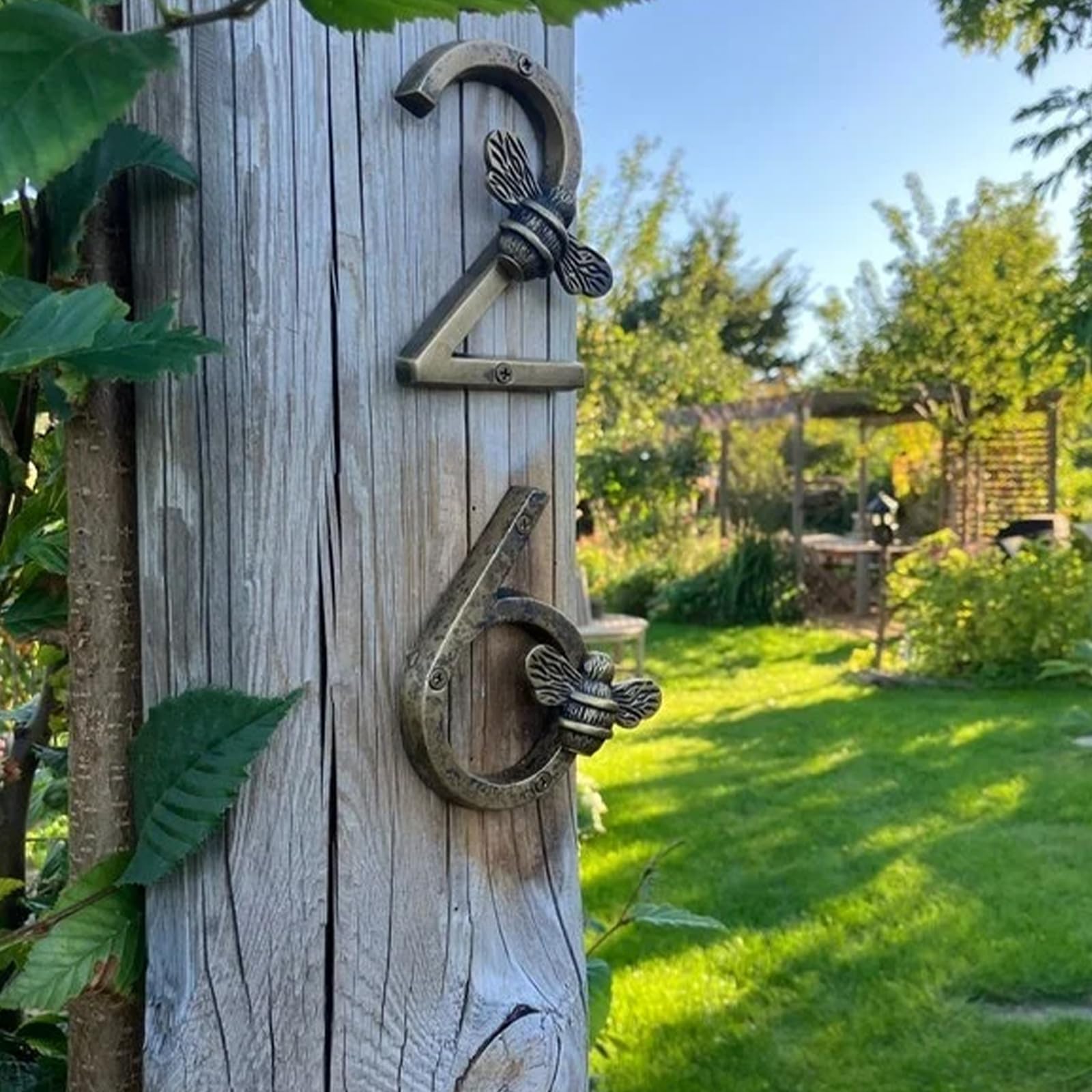 Cute Bronze Bee-Themed Metal House Number Sign 0-9 - Outdoor Address Plaque for Garden, Front Door & Mailbox Decoration