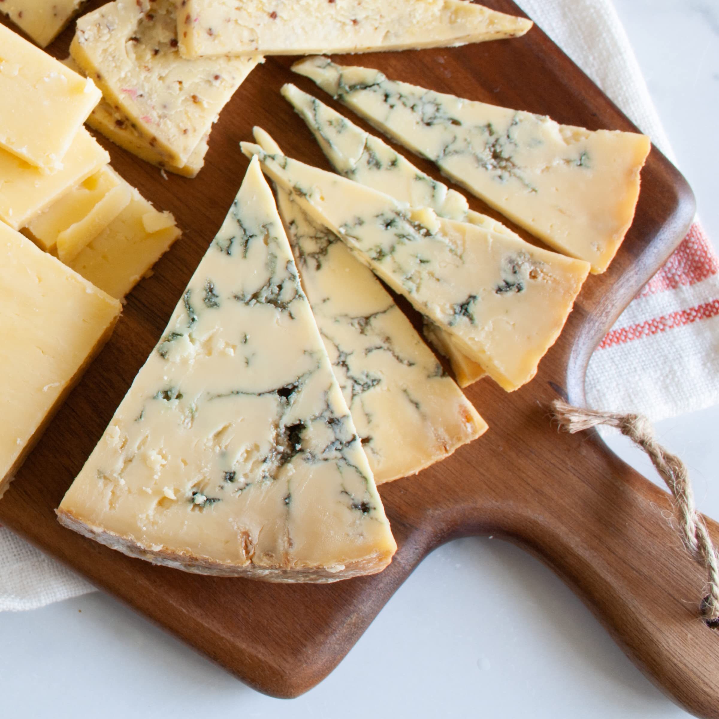 Award-Winning Tuxford & Tebbutt Blue Stilton Cheese - Handcrafted Half-Moon English Cheese, Rich & Creamy, Made from Pasteurized Cow's Milk | Perfect for Cheese Boards, Gourmet Gifts & Wine Pairing | Ideal for Dinner Parties, Charcuterie Platters & Holiday Entertaining