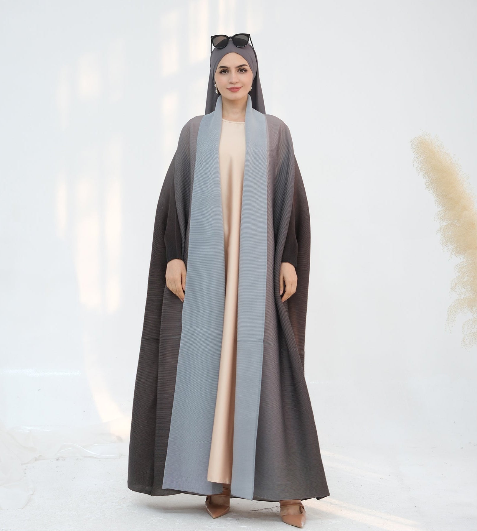 Elegant Brown Pleated Ombre Kimono Open Abaya for Women - Boho Chic Loose Cover Up for Beach, Party & Special Occasions
