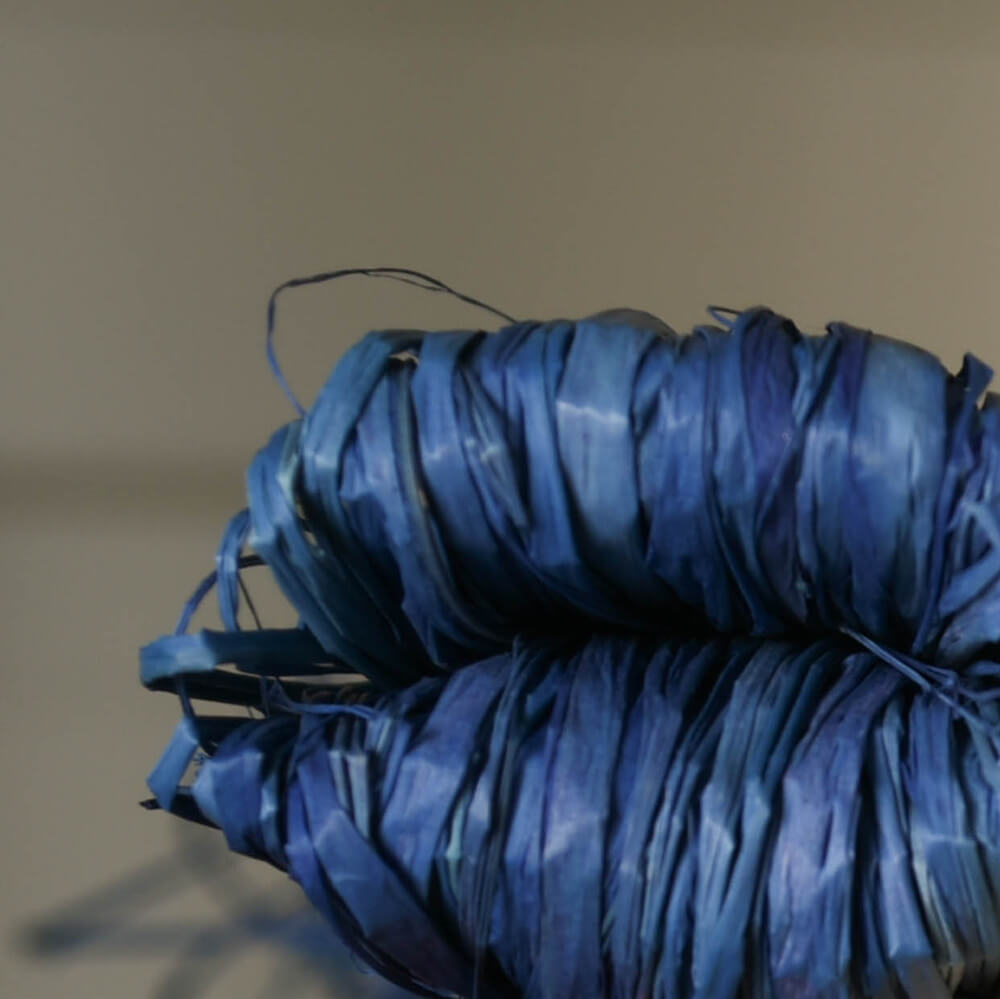 Natural Raffia Fiber for DIY Crafts, Home Decor, and Gift Wrapping - Eco-Friendly, Durable, and Versatile Material for Baskets, Hats, and Wedding Decorations