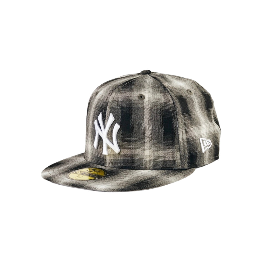 New Era 59Fifty New York Yankees Black & White Plaid Baseball Cap - Official MLB Fitted Hat for Men & Women - Perfect for Baseball Games, Streetwear Fashion & Yankees Fans