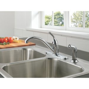 Delta Faucet Classic Single-Handle Kitchen Faucet with Pull-Down Sprayer - Chrome Finish, 3-Hole Installation for Sink - Perfect for Modern Kitchens & Easy Dishwashing (Model 400-DST)