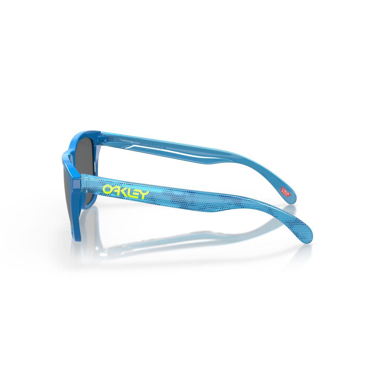 Oakley Frogskins Sunglasses - Low Bridge Fit, Hi Res Polished Sapphire/Prizm Black Lenses (0OO9245-9245C9) for Running, Cycling & Outdoor Sports