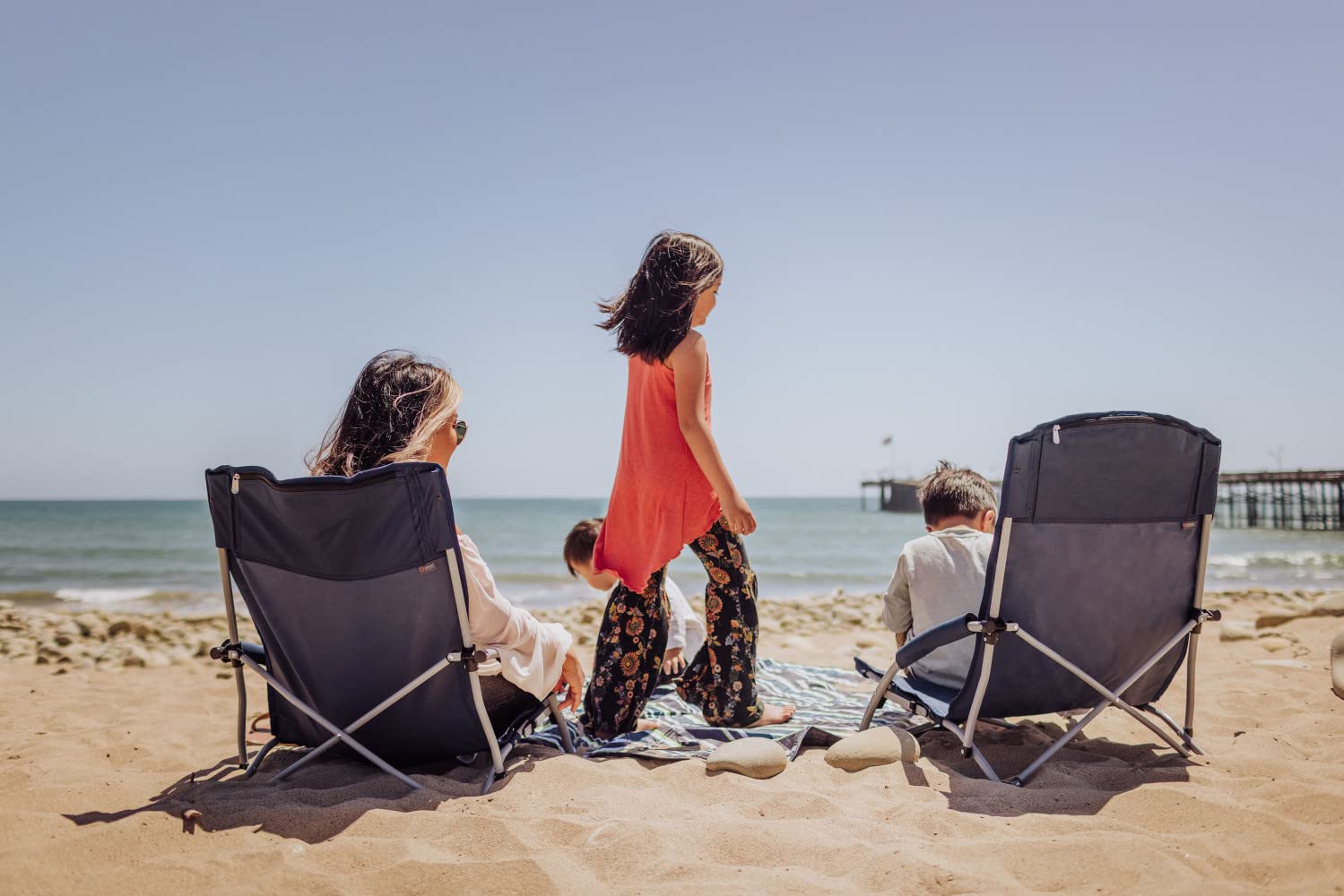 PICNIC TIME NCAA Tranquility Low Beach Chair for Adults with Carry Bag - Portable Folding Lawn Chair for Outdoor Relaxation - Perfect for Beach, Camping, Backyard & Picnics