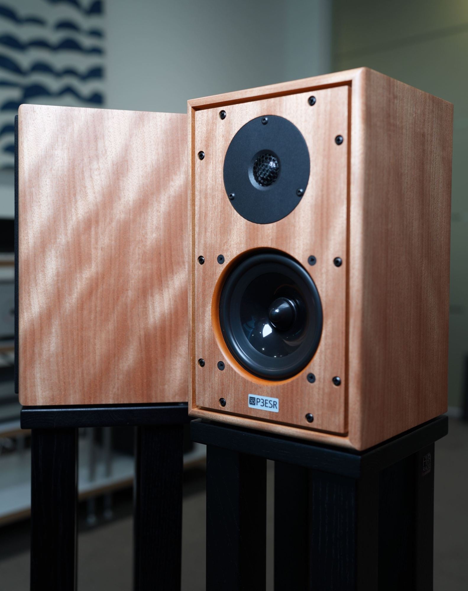 Harbeth P3ESR XD Bookshelf Speakers (Pair) - Premium Hi-Fi Audio for Home & Studio - Perfect for Audiophiles, Music Lovers & Recording Studios