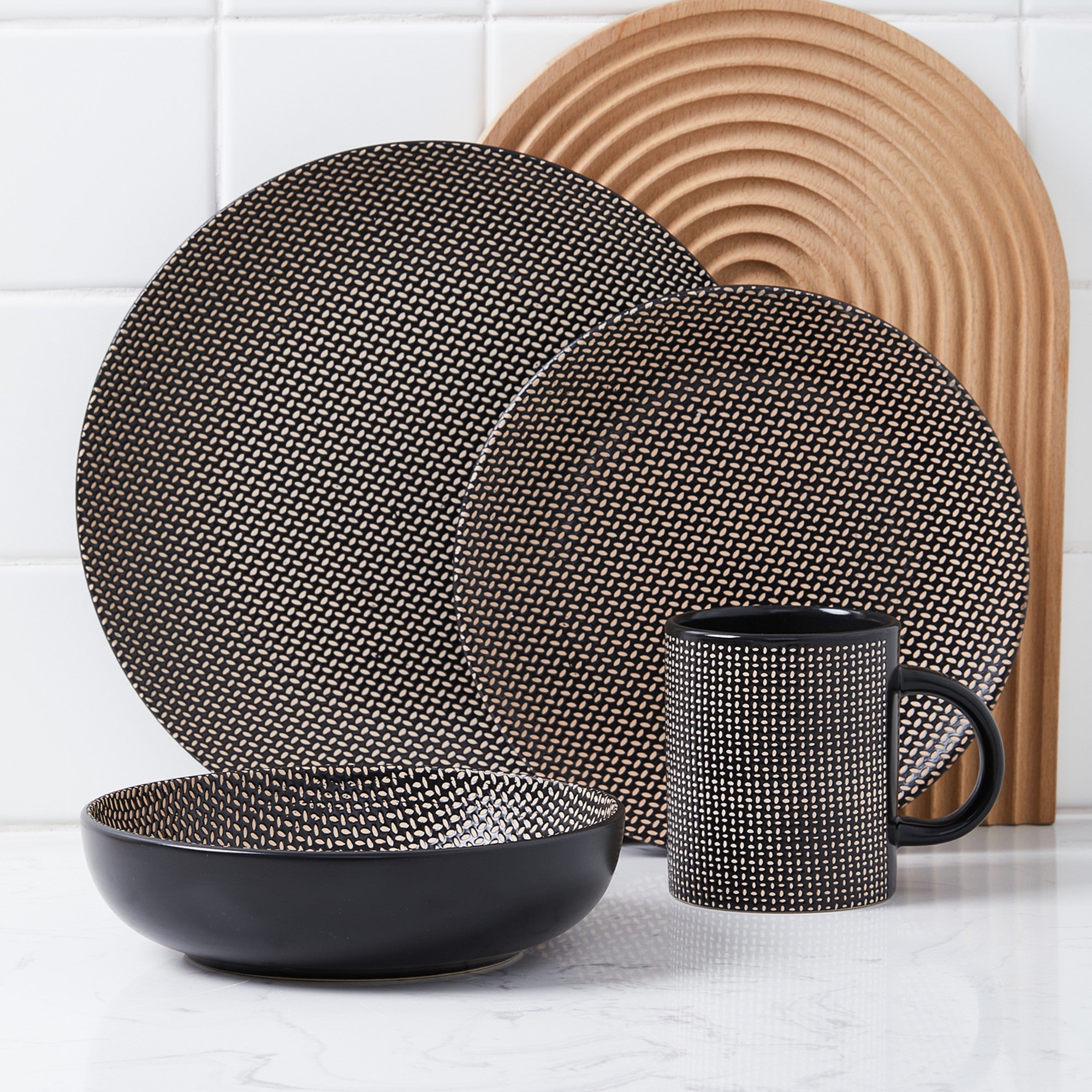 Premium Daisy Stoneware Dinnerware Set - 16-Piece Brown & Black Ceramic Plates & Bowls for Everyday Dining & Entertaining