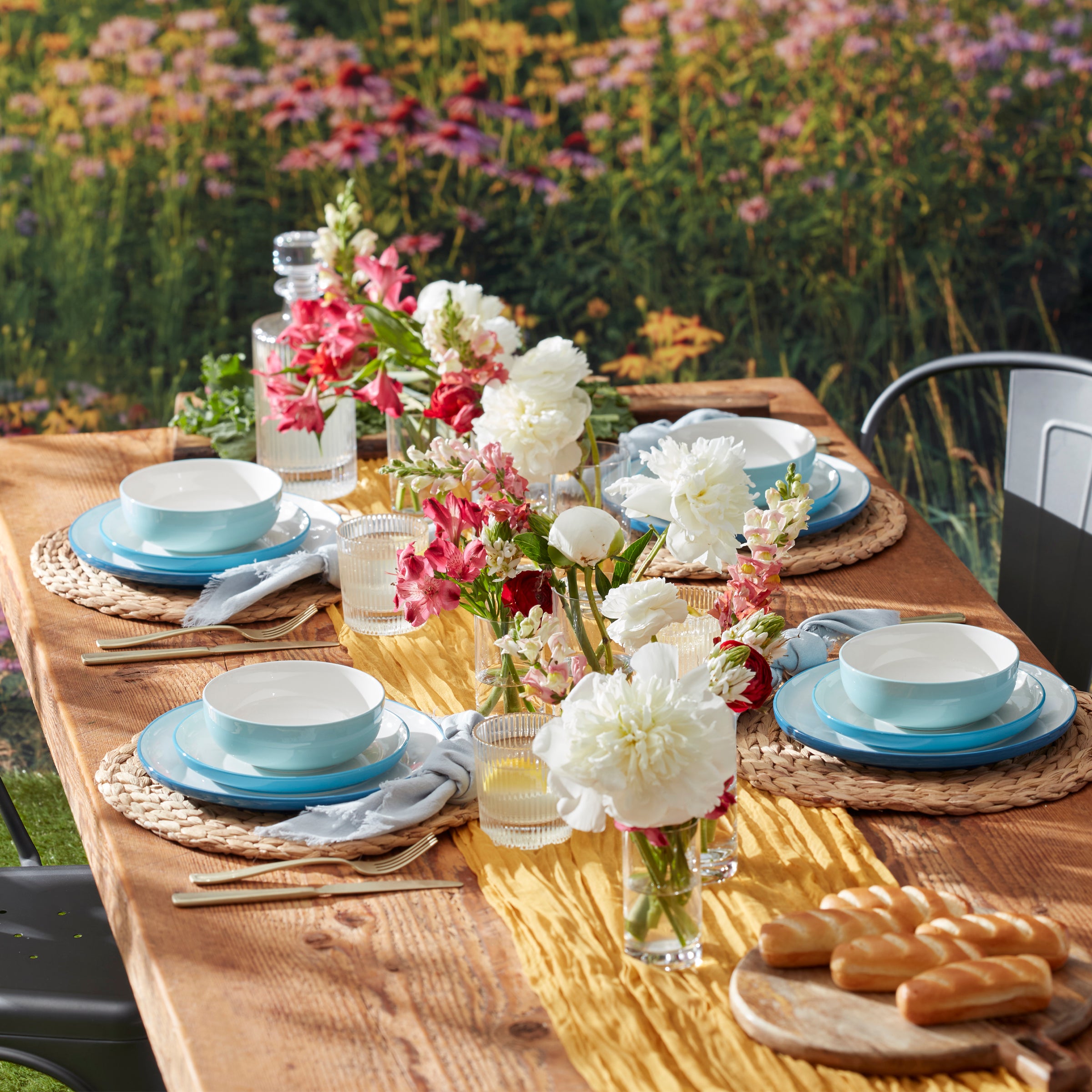 24-Piece Turquoise Dinnerware Set - 7 Vibrant Colors, Durable Porcelain Plates, Bowls & Mugs - Perfect for Family Dinners, Parties & Restaurant Use