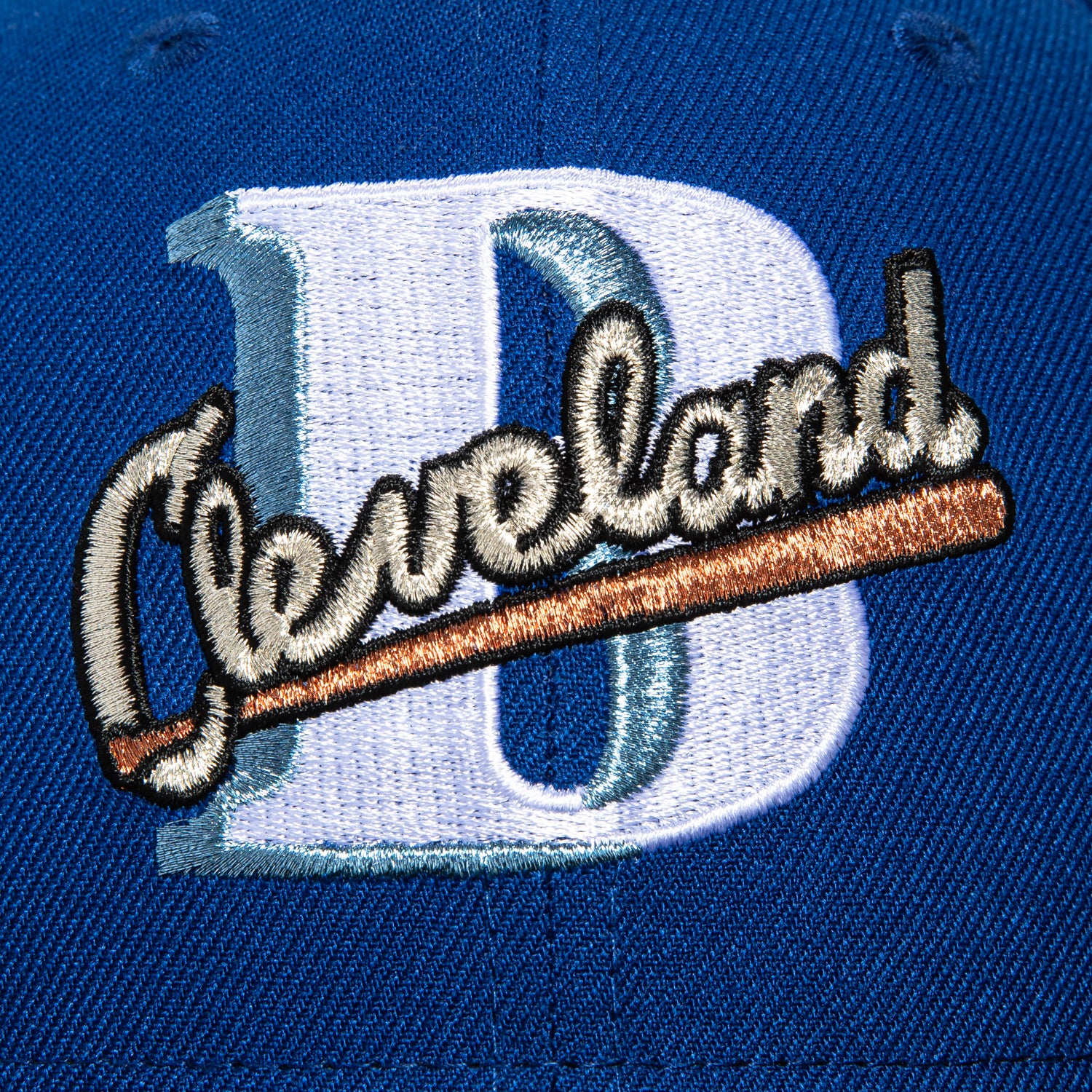 New Era 59Fifty Cleveland Buckeyes Negro American League Baseball Cap - Royal & Black Snapback Hat for Sports Fans & Collectors | Perfect for Baseball Games, Streetwear Fashion & Memorabilia Display