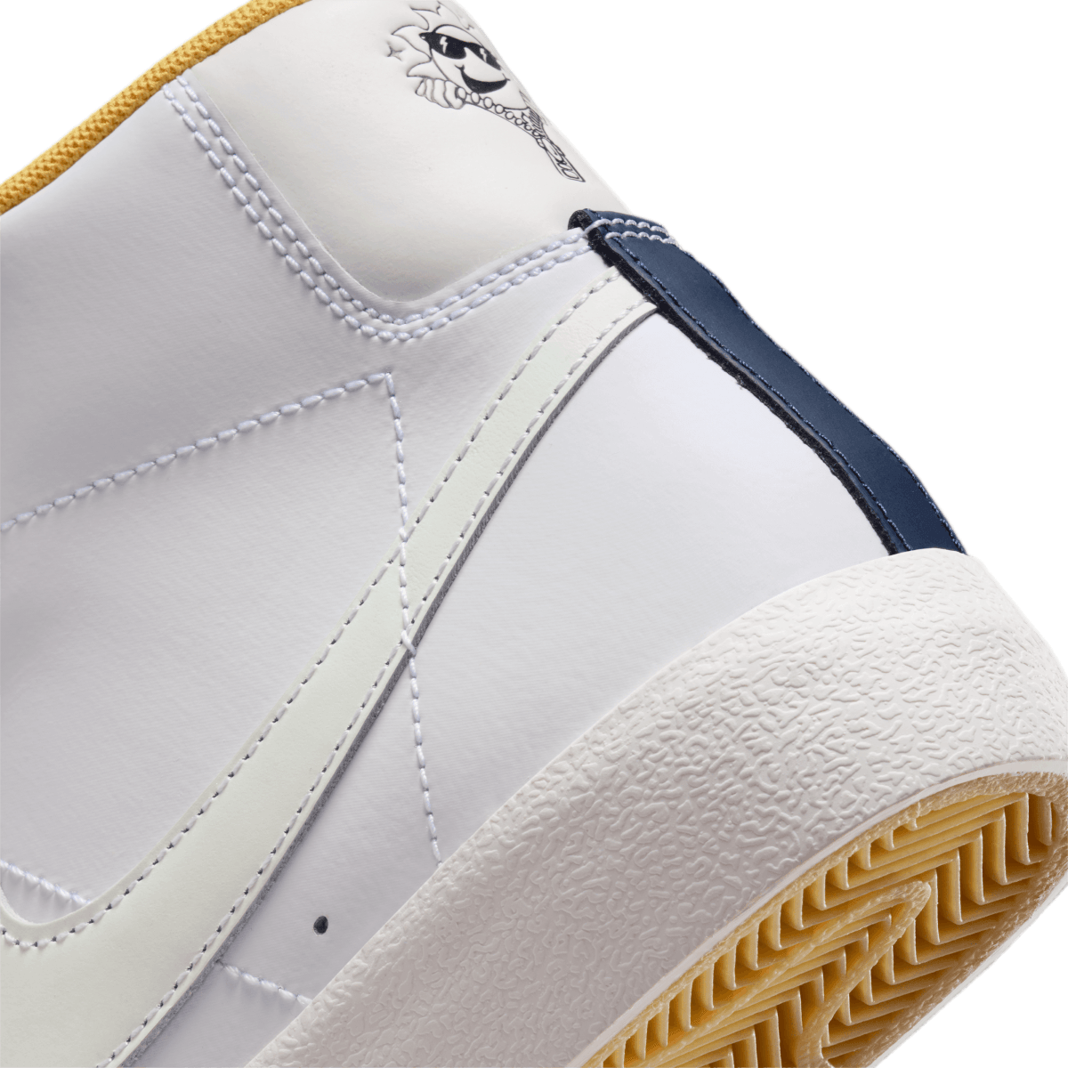 Kids' Blazer Mid '77 Sneakers with UV Color Change - Stylish & Durable for School, Sports & Casual Wear