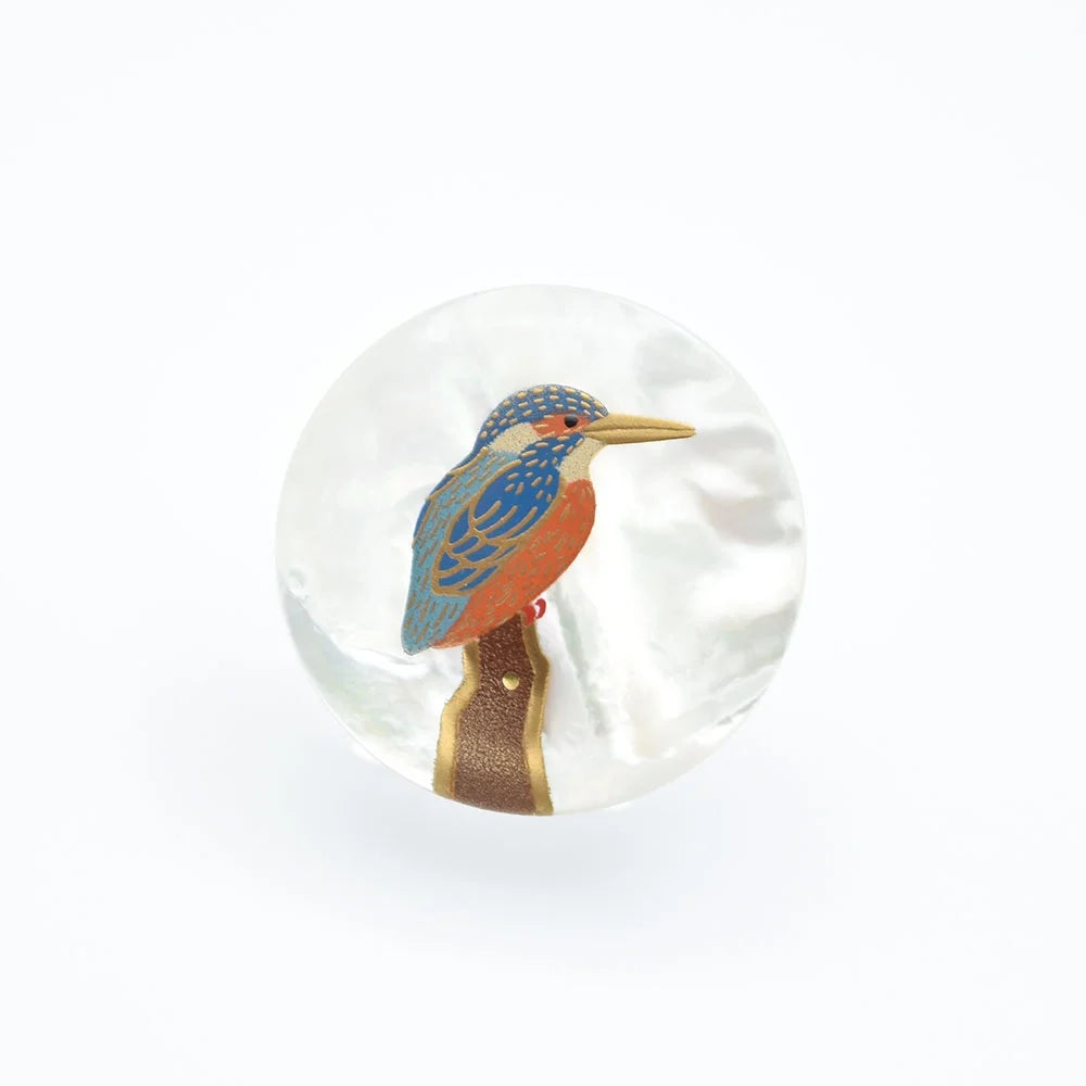 Exquisite Maki-e Urushi Lacquer Brooch with White South Sea Pearl & Kingfisher Feather - Traditional Japanese Lacquer Jewelry for Women - Perfect for Weddings, Tea Ceremonies & Special Occasions