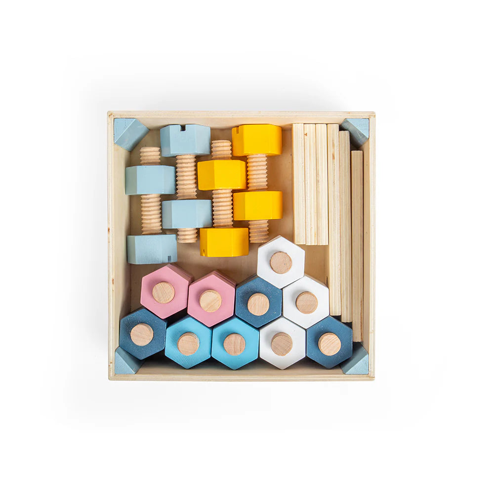 Bigjigs Toys Wooden Crate of Nuts & Bolts - Educational STEM Building Set for Kids - Perfect for Preschool Learning & Fine Motor Skills Development