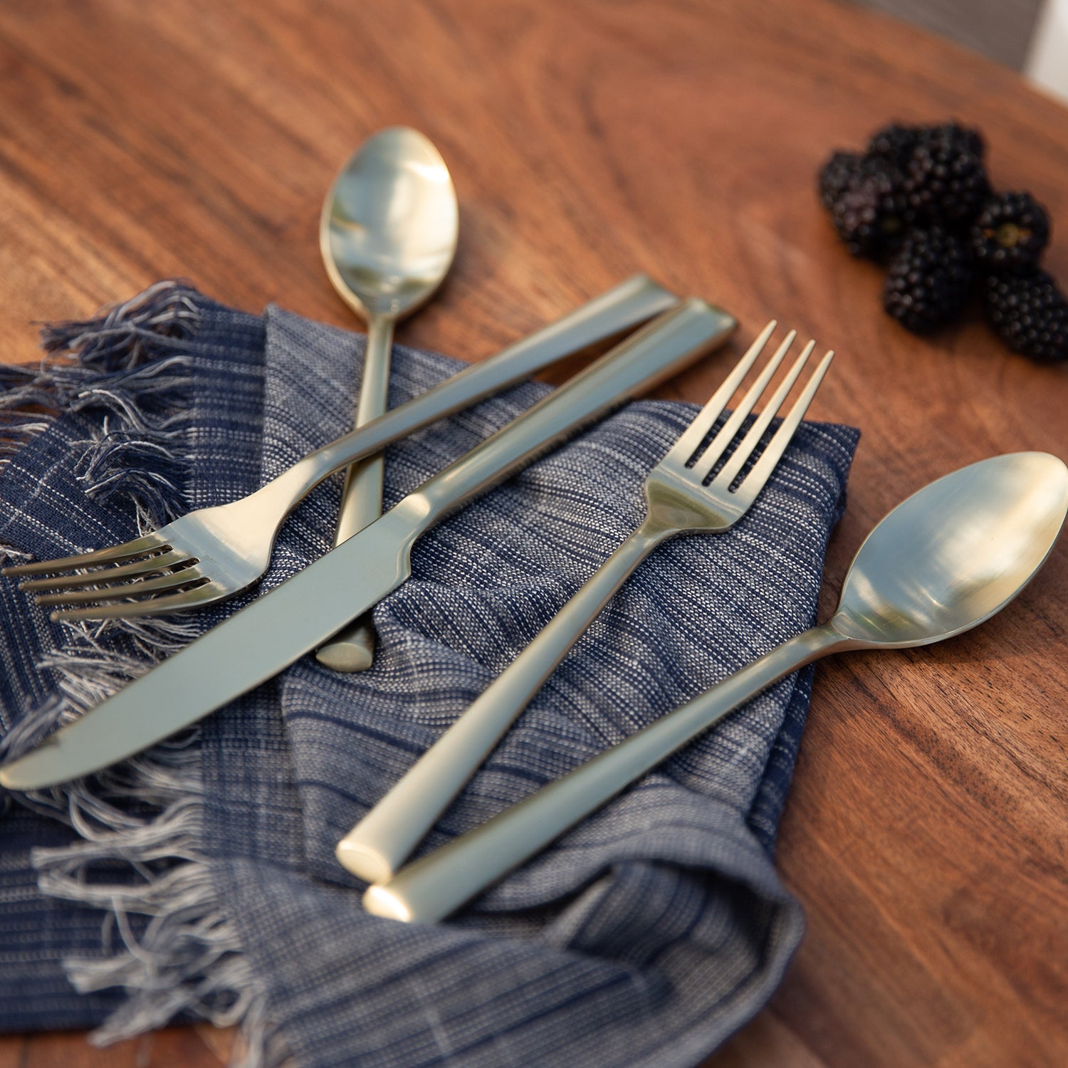 Gilda Champagne Satin 20-Piece Flatware Set - Elegant Stainless Steel Cutlery for Dinner Parties, Weddings & Formal Dining
