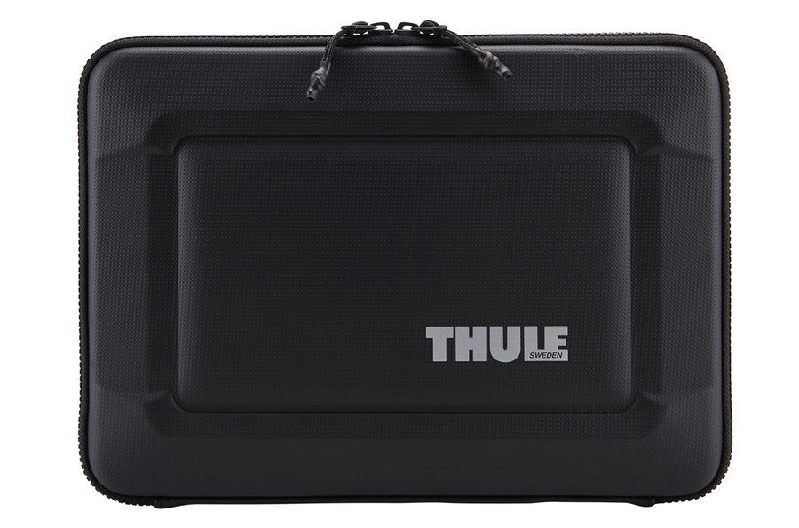 Thule Gauntlet 3.0 MacBook Sleeve 13-15 Inch - Protective Laptop Case for MacBook Pro/Air - Water-Resistant & Shockproof - Perfect for Travel, Work & School (Black)