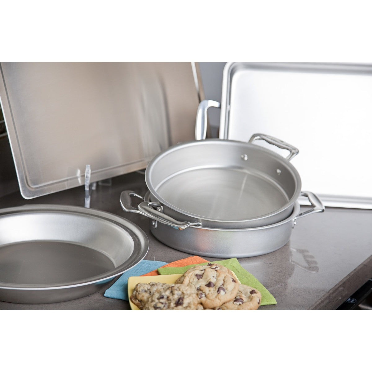 360° Non-Stick 5-Piece Bakeware Set for Baking Cakes, Cookies & Bread - Perfect for Home Bakers & Holiday Cooking