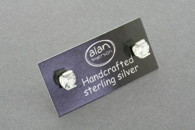 Claw Clear Cubic Zirconia Stud Earrings for Women - Hypoallergenic & Stylish for Everyday Wear, Parties & Special Occasions