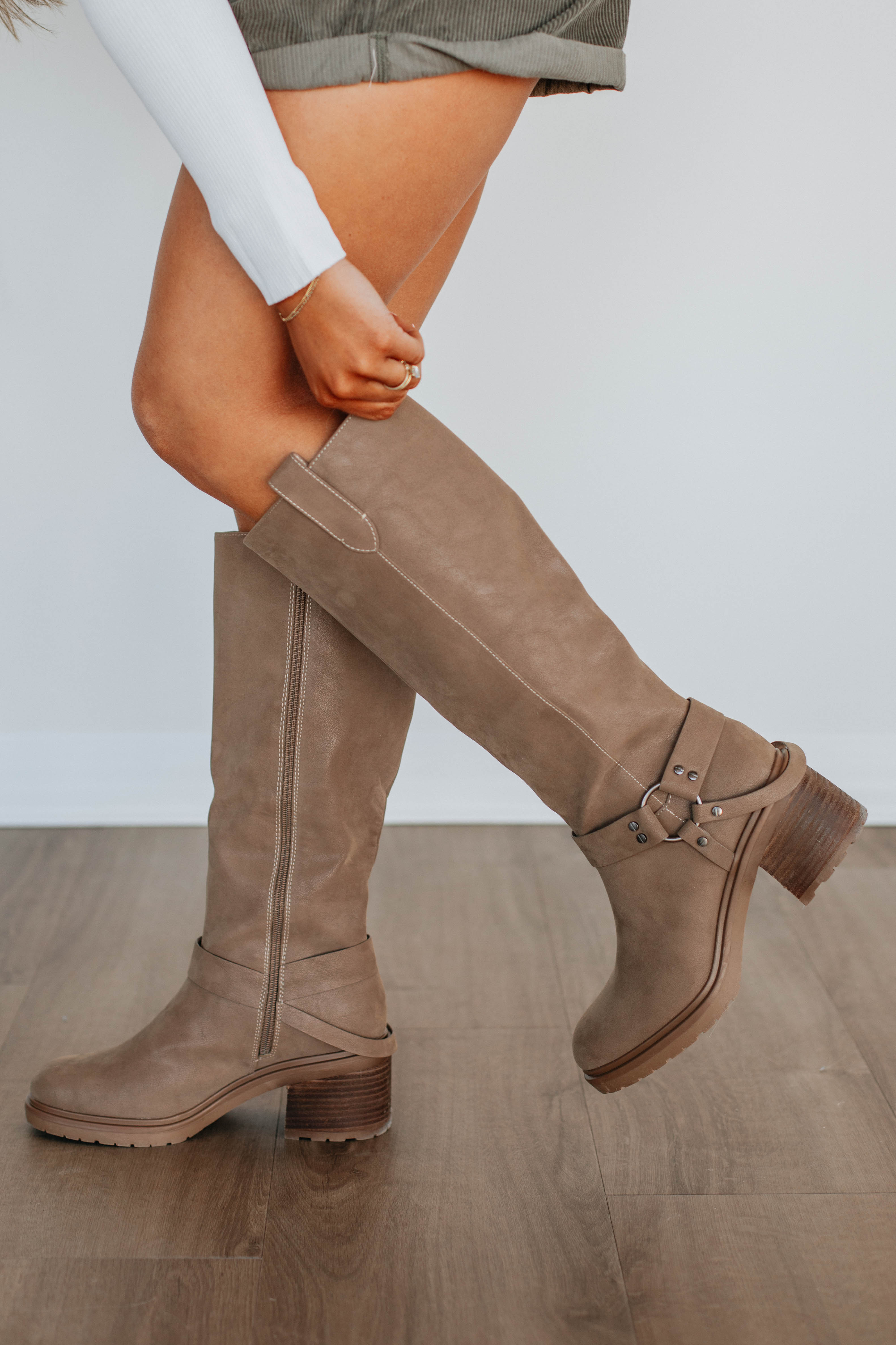 Stylish Dark Taupe Boots for Women - Comfortable & Trendy Ankle Boots for Fall & Winter Fashion | Perfect for Casual Outfits, Office Wear & Night Out