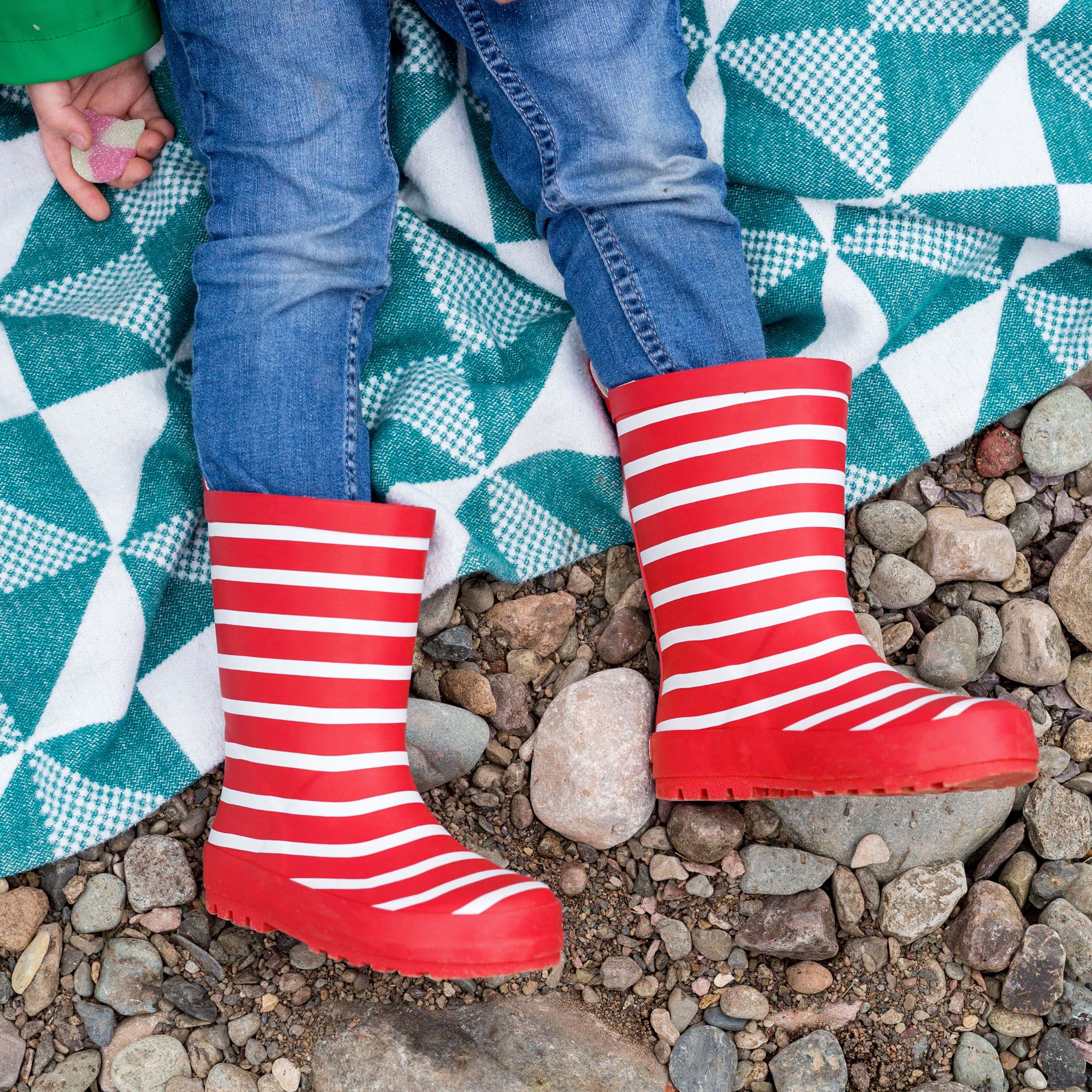 Kids' Waterproof Striped Rain Boots - Durable & Comfortable Wellington Boots for Outdoor Play, Puddle Jumping & Garden Adventures