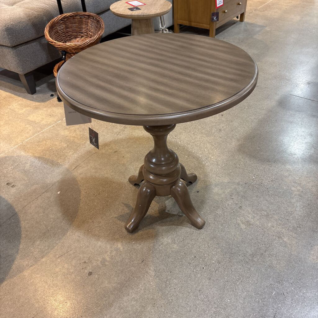 Offex Traditional Round Wooden End Table or Side Table - 26 Inch Diameter x 26 Inch Height - Perfect for Living Room, Bedroom, or Office Decor