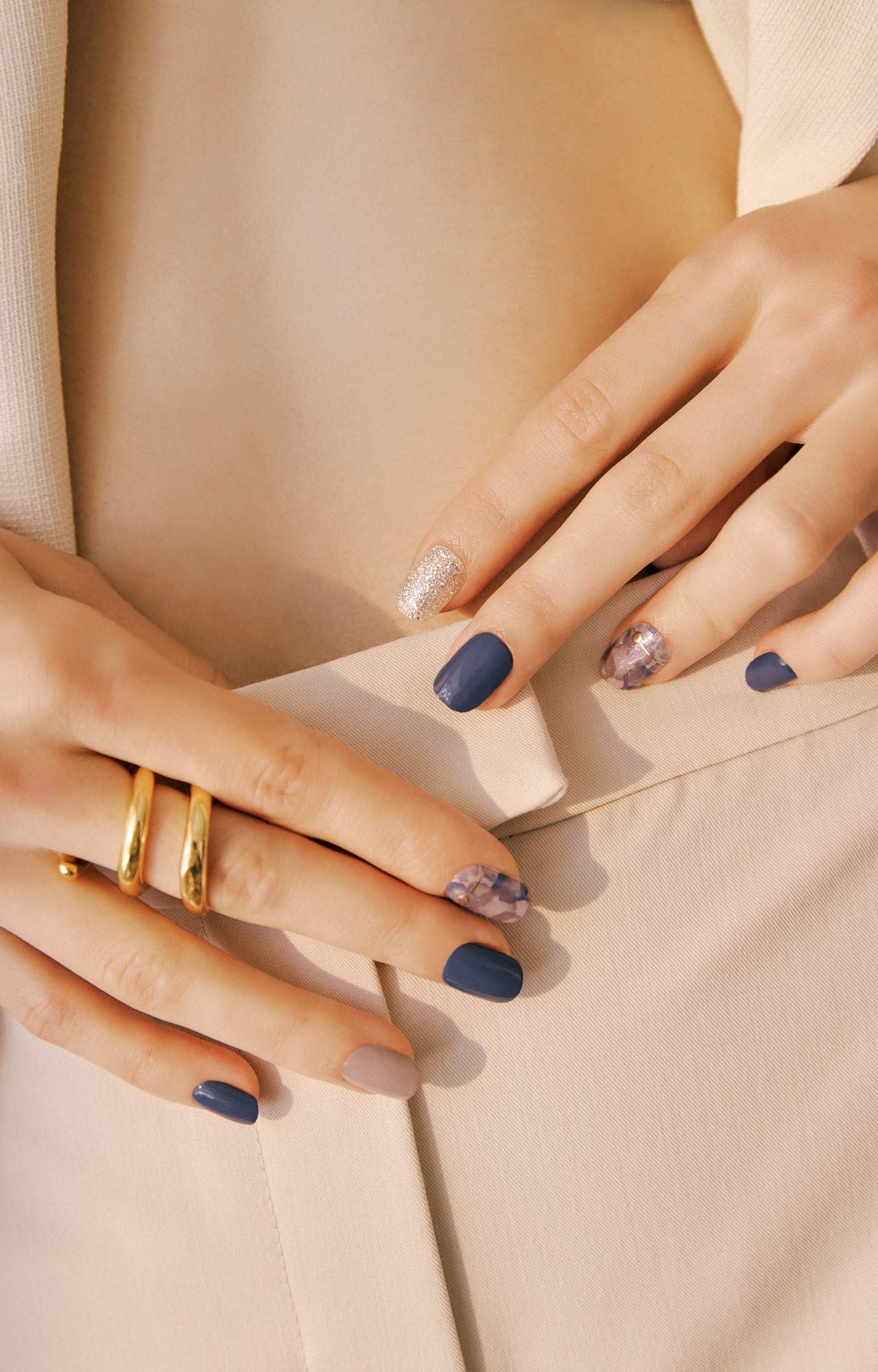 DASHING DIVA GLOSS Press On Nails - Short Square Fake Nails with Gel Finish, 30PCS Long Lasting Stick On Nails Kit (Pearl Button) | Day to Night Wear | Lasts 7 Days | Perfect for Parties, Weddings, Date Nights & Special Occasions