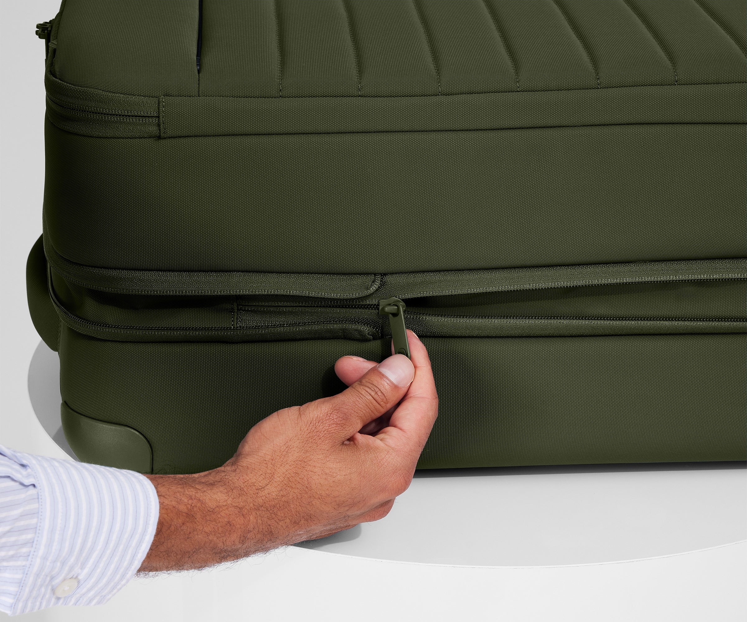 Premium Softside Medium Luggage in Olive Green - Lightweight & Durable Carry-On for Travel, Business Trips & Weekend Getaways