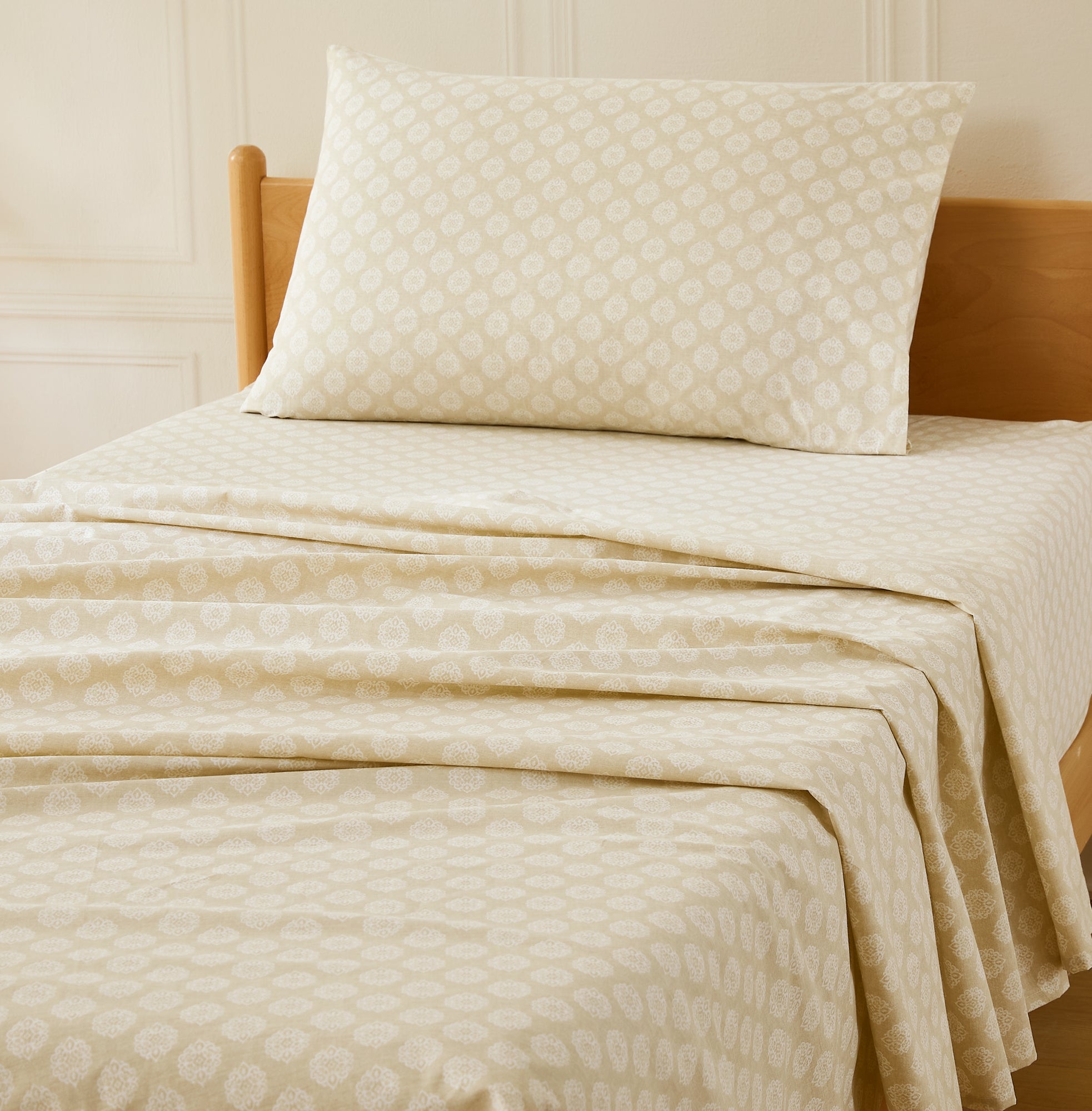 Premium 100% Cotton Sheet Set - Soft & Breathable Bed Sheets for Ultimate Comfort - Queen Size, 4-Piece Set - Perfect for Home, Hotel, and Airbnb Use