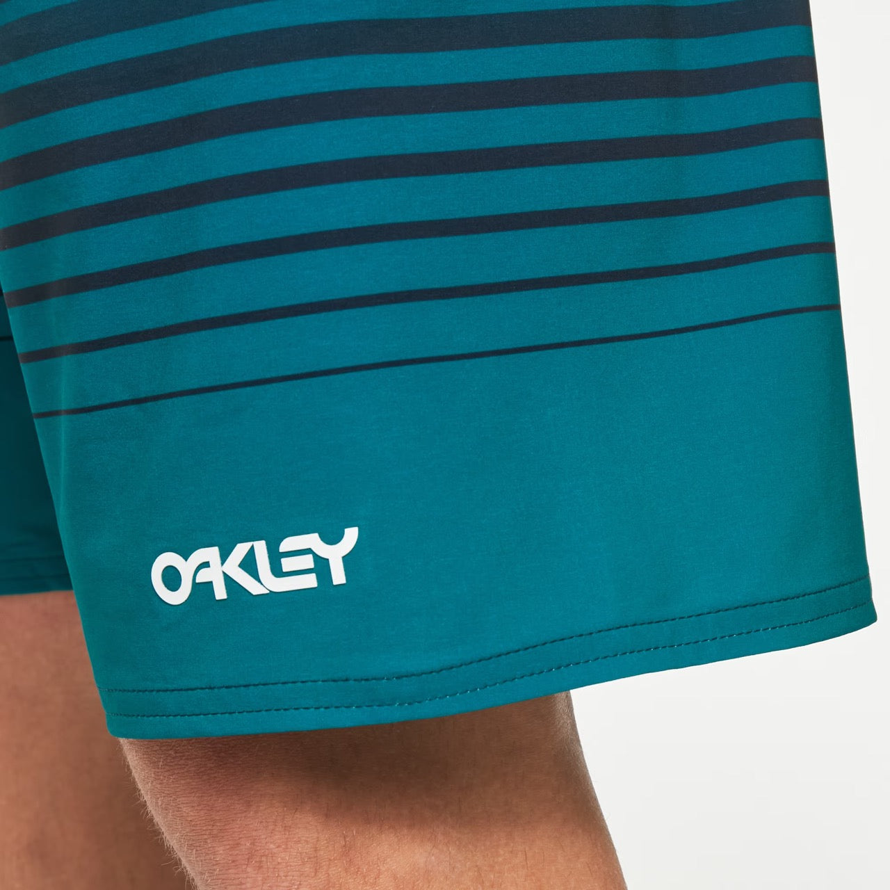 Oakley Fade Out 21 RC Boardshorts - Men's Swim Trunks in Green/Fathom Stripes | Quick-Dry, UV Protection for Surfing, Swimming & Beach Activities