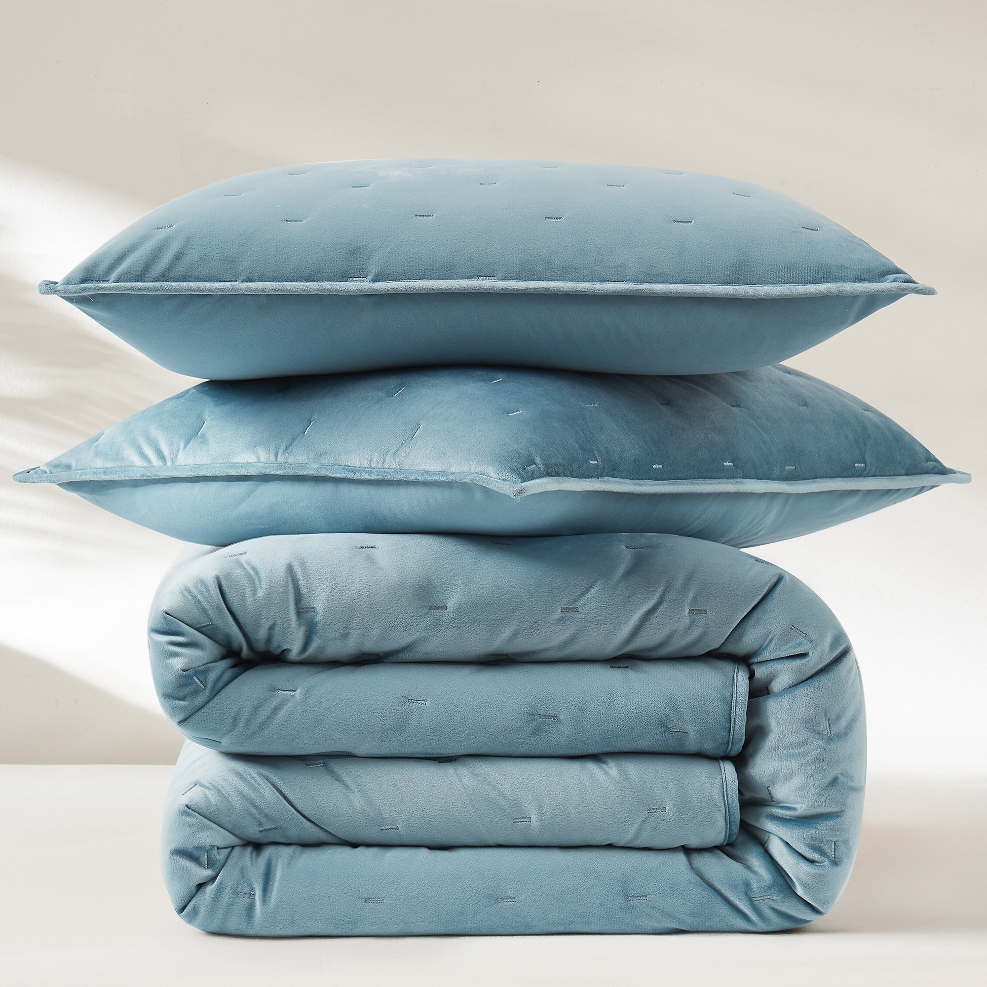 Haven Velvet Embroidered Quilt Set - Ultra Soft 3-Piece Bedding Set for Queen/King Size Beds | Luxury Bedroom Decor & Cozy Winter Nights