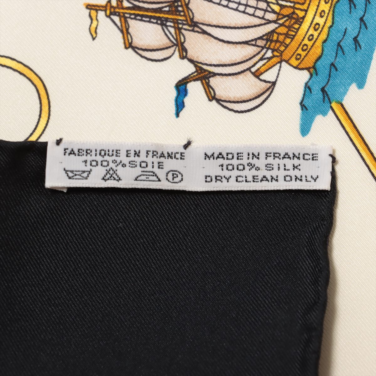 Luxury Hermès Carré Voiles De Lumiere Silk Scarf - White & Black | Elegant Fashion Accessory for Women | Perfect for Gifts, Parties & Special Occasions