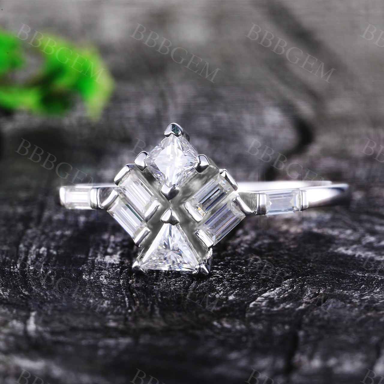 Vintage Moissanite Engagement Ring for Women - Unique Wedding Band, Proposal Ring - Perfect for Anniversaries, Valentine's Day & Special Occasions