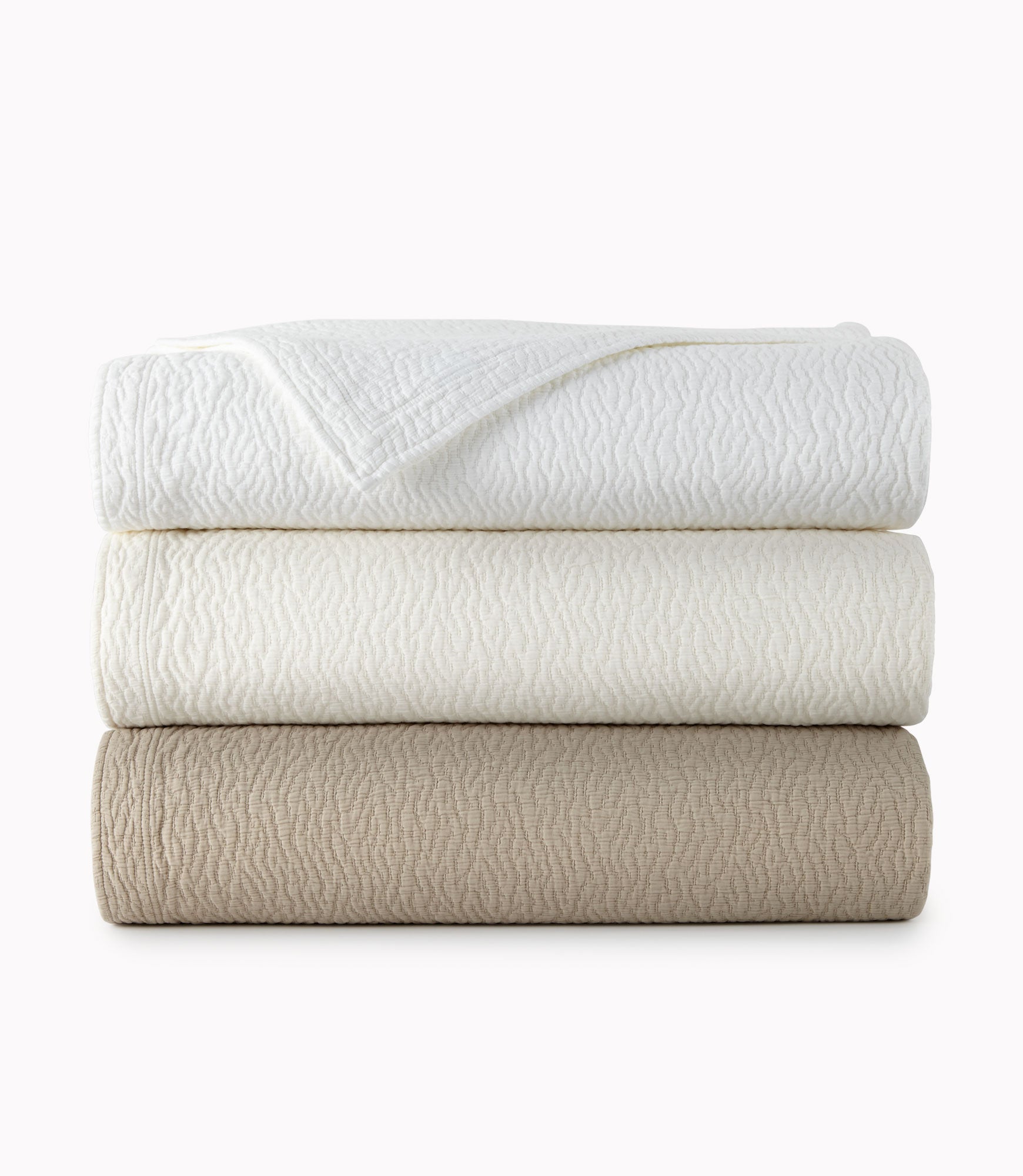 Luxury Mia Matelassé Coverlet - Soft Quilted Bedspread for Queen Size Bed | Elegant Bedroom Decor & Cozy Home Comfort