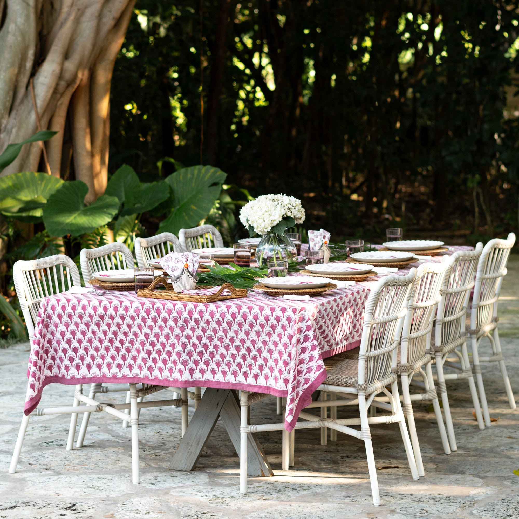 Premium Geo Feather Fuchsia Tablecloth - Waterproof & Wrinkle-Free - Perfect for Weddings, Parties & Outdoor Dining