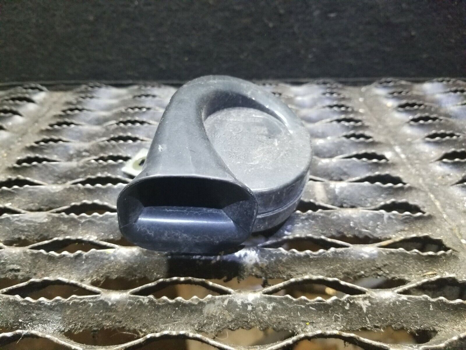 03 04 05 Nissan 350Z High Tone Horn 500Hz OEM Replacement - Perfect for Car Upgrades & Road Safety Enhancement