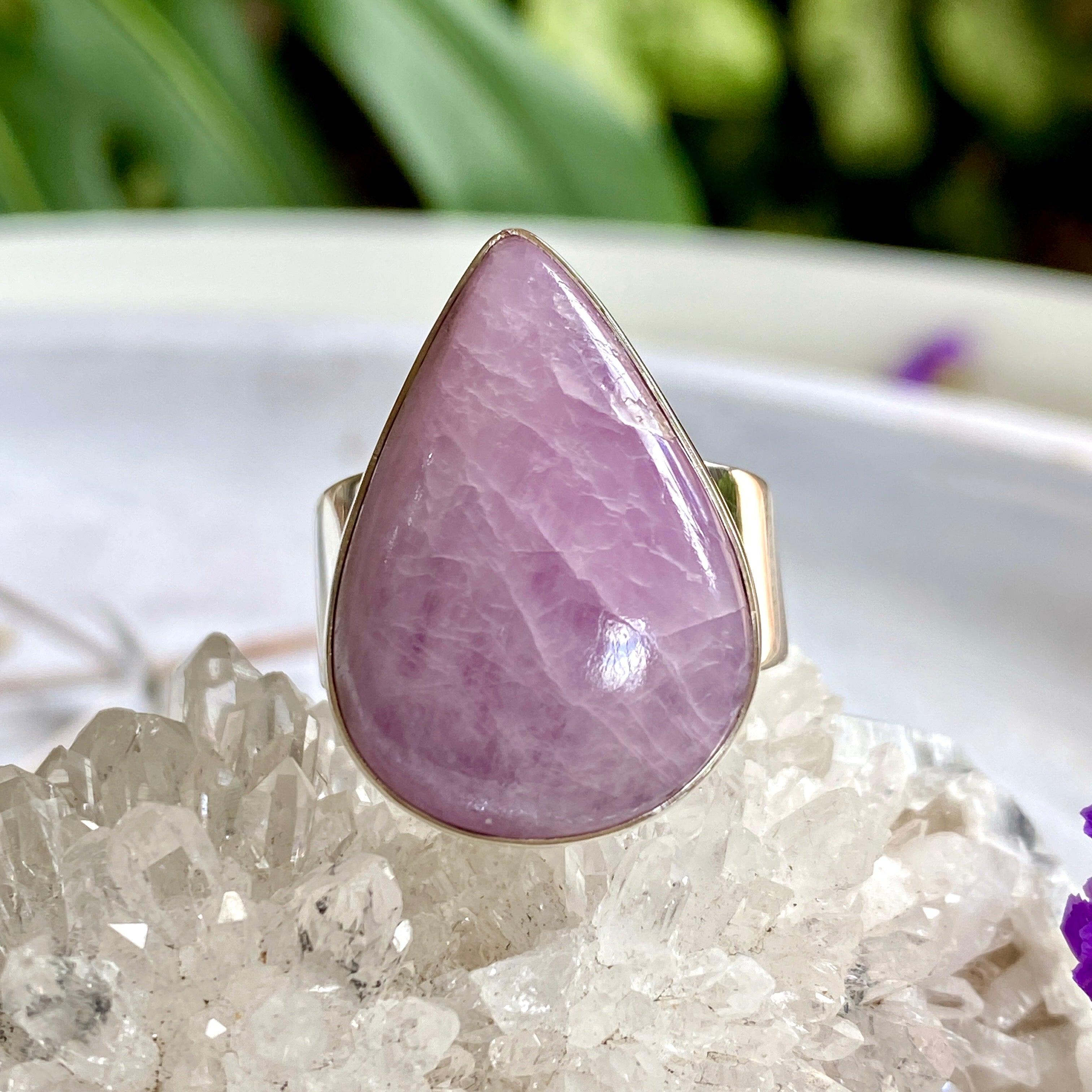 14K Gold Kunzite Teardrop Ring for Women - Elegant Pink Gemstone Jewelry for Engagement, Anniversary & Special Occasions