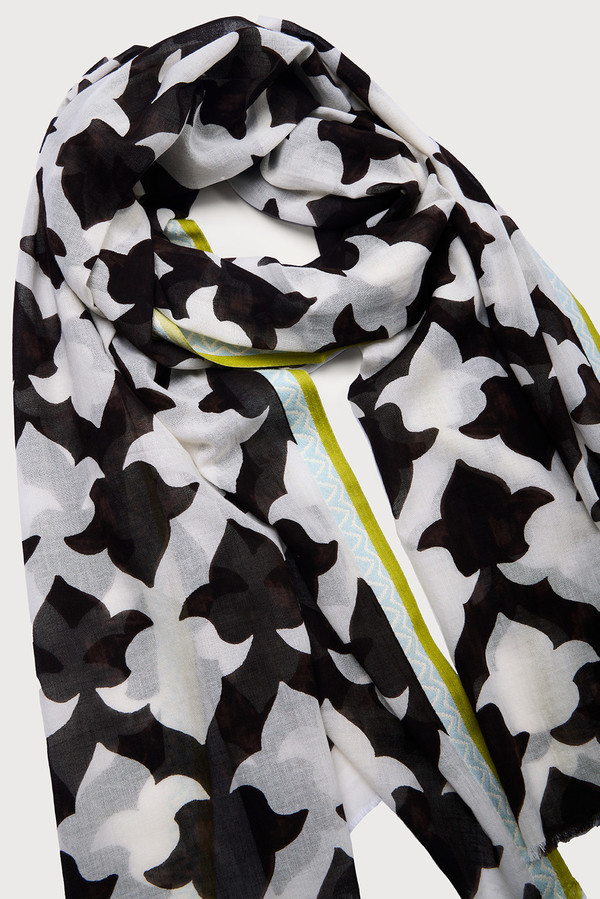 Stylish Geo Bordered Printed Scarf - Lightweight Fashion Accessory for Women - Perfect for Travel, Office & Casual Outfits