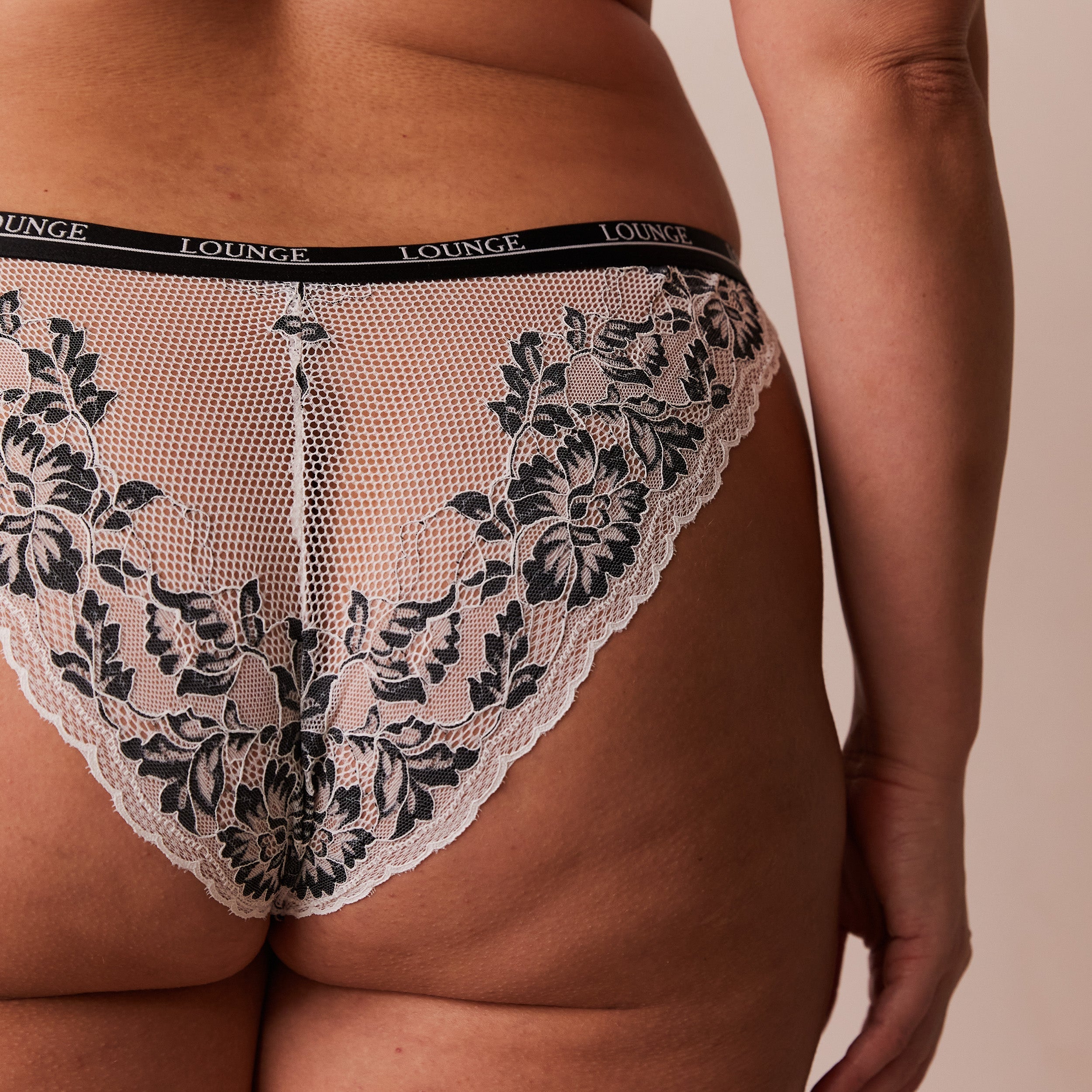 Luxury Balcony Bra Set - Comfortable Lace Underwire Push Up Bra for Women in White & Black | Perfect for Everyday Wear, Date Nights & Special Occasions