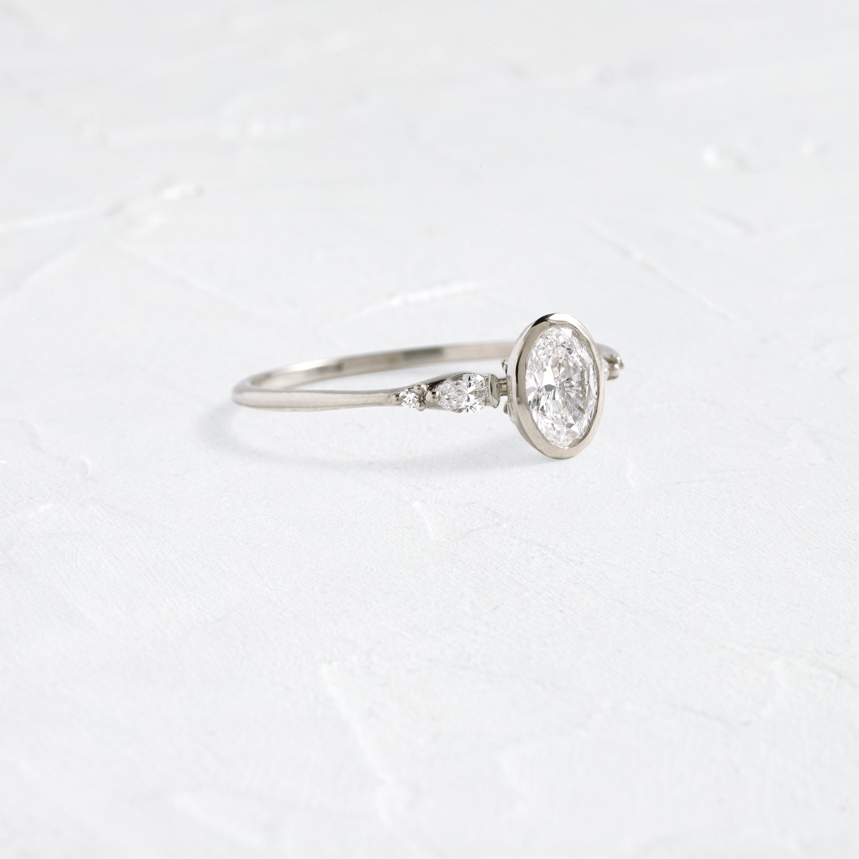 0.4ct Natural Oval Cut Diamond Circlet Ring for Women - Elegant Wedding, Engagement & Anniversary Jewelry Gift