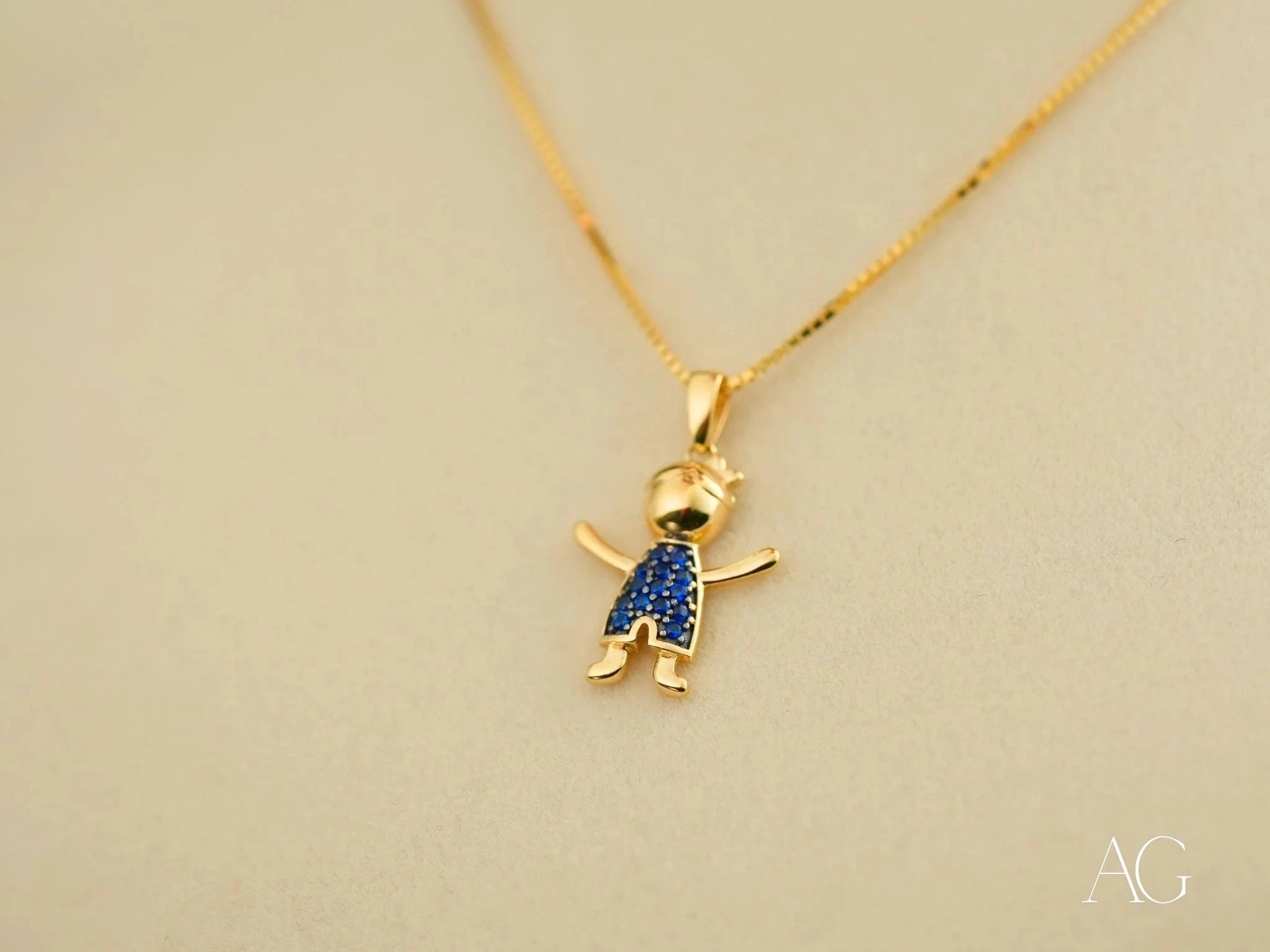 Golden Love Heart Pendant Necklace for Boys & Girls - Perfect Gift for Valentine's Day, Birthday & Anniversary Jewelry