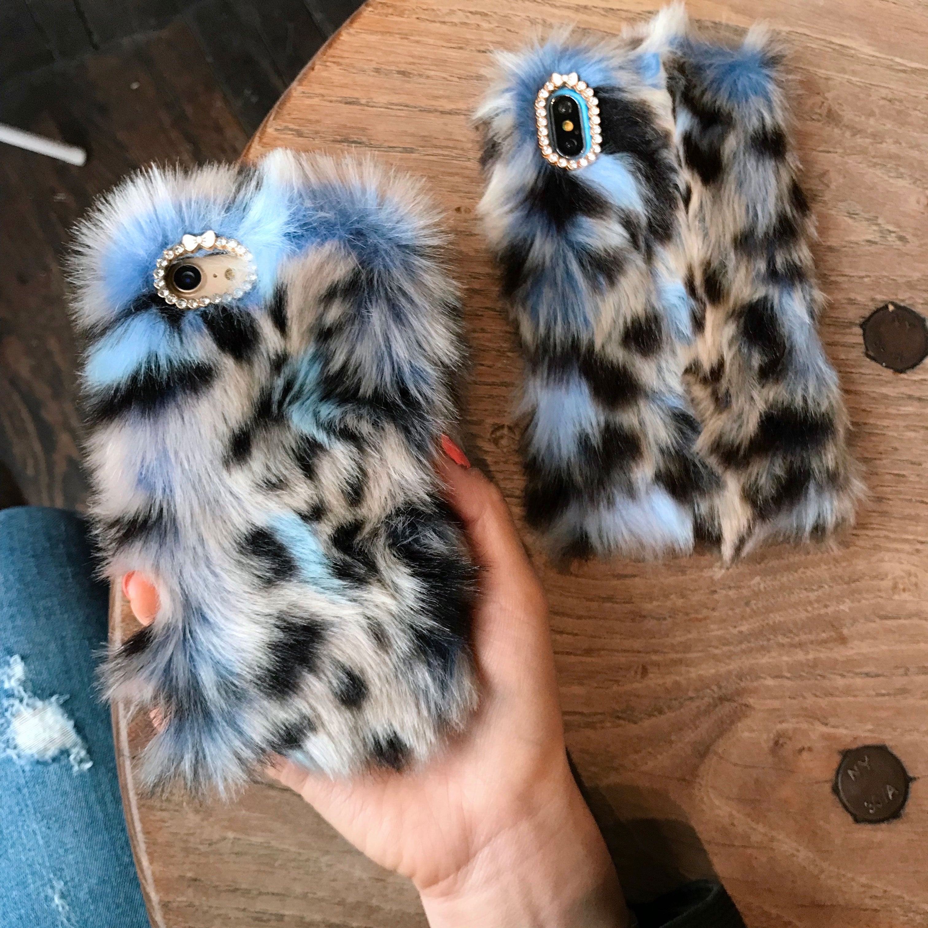 Stylish Blue Leopard Faux Fur iPhone Case - Soft Protective Cover for iPhone 13/14/15 Pro Max - Trendy Fashion Accessory for Women & Girls - Perfect for Daily Use, Parties & Photo Shoots