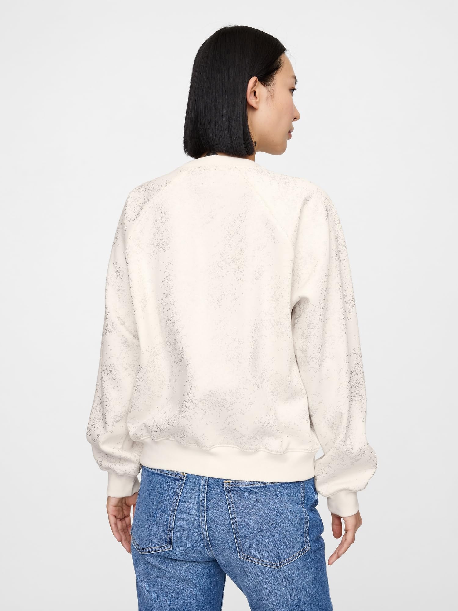 GAP Women's Logo Raglan Crewneck Sweatshirt | Soft Casual Pullover for Everyday Wear | Perfect for Lounging, Running Errands & Weekend Outfits