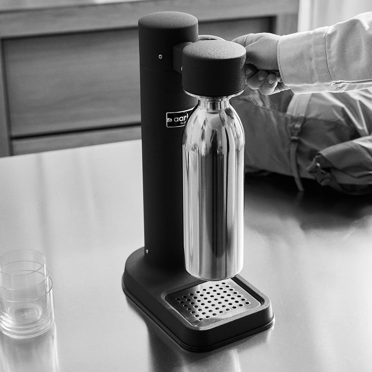 AARKE Carbonator 3 Bottle - Insulated Stainless Steel Water Bottle 1000mL (34oz) - Leakproof & BPA Free - Perfect for Gym, Hiking, Travel & Office Use